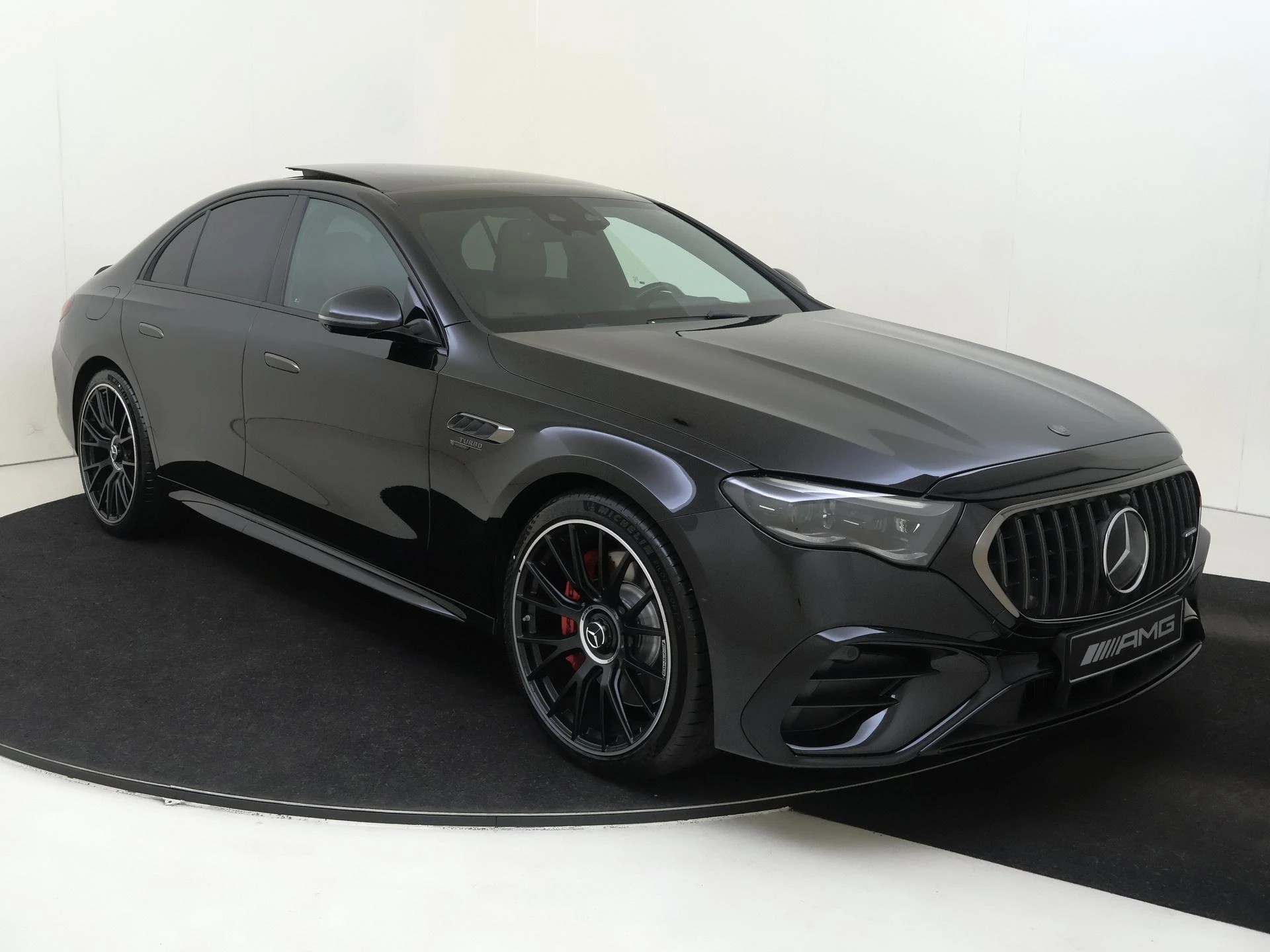 Mercedes-Benz E-Klasse met kenteken 32100 – autofoto 3