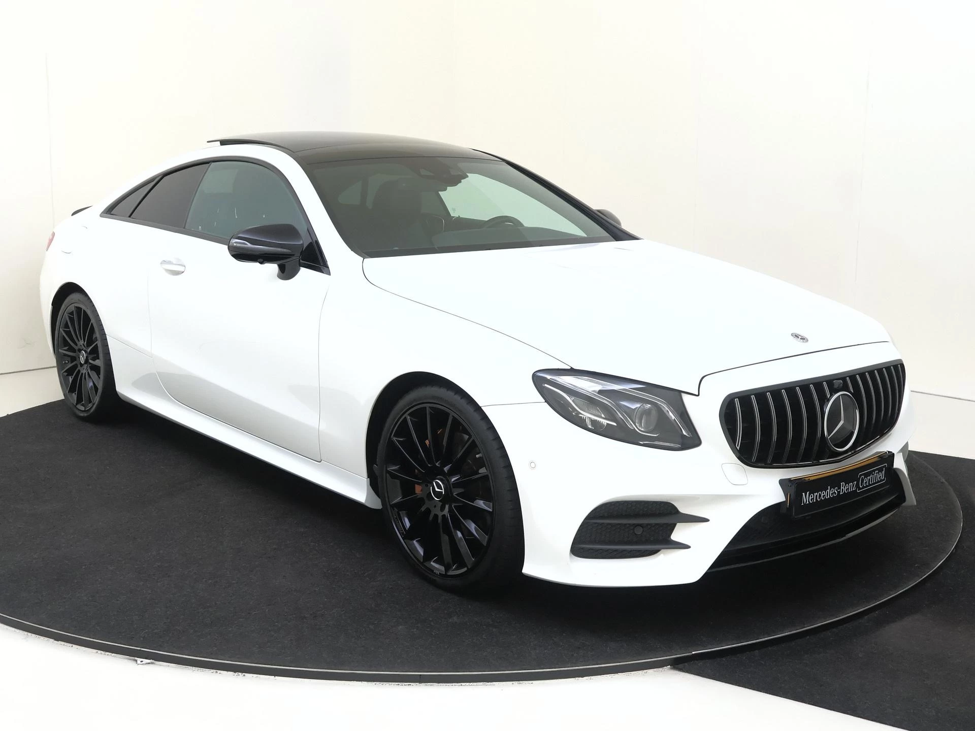 Mercedes-Benz E-Klasse met kenteken H-768-FB – autofoto 3