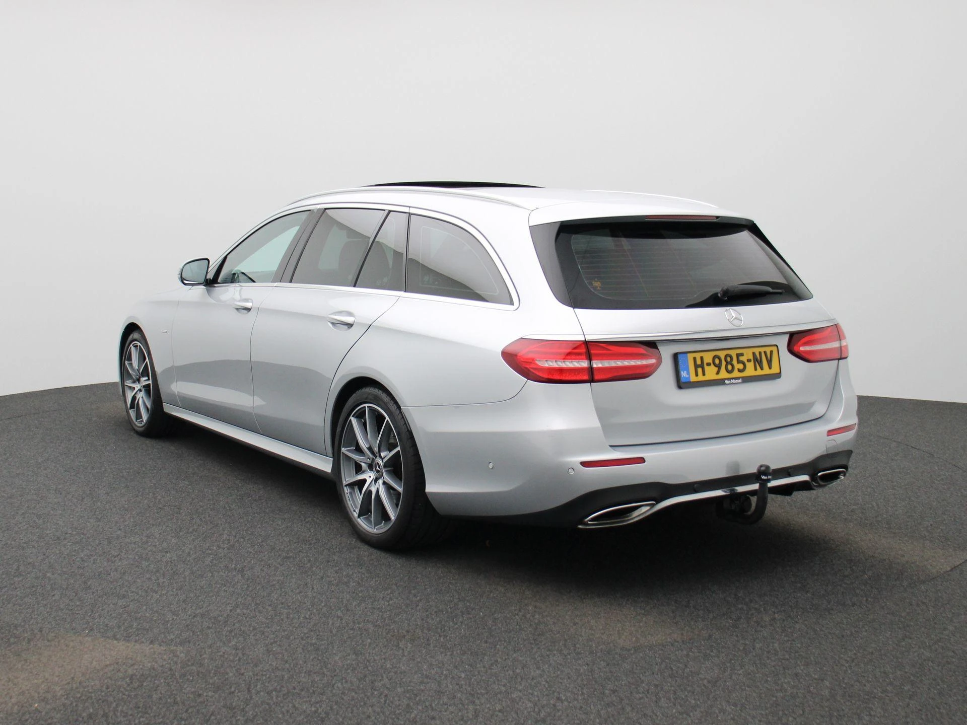 Mercedes-Benz E-Klasse met kenteken H-985-NV – autofoto 3