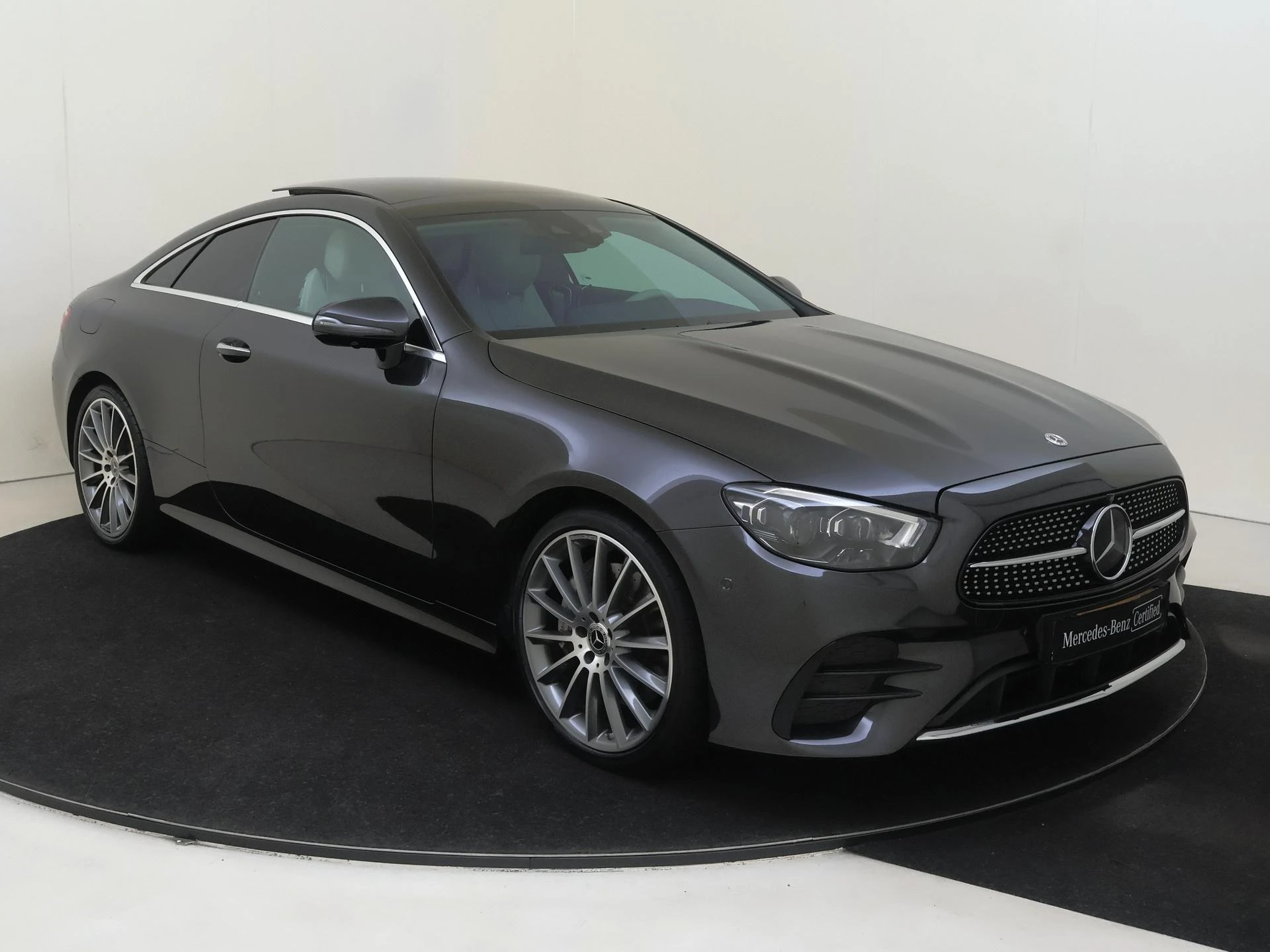 Mercedes-Benz E-Klasse met kenteken L-646-HF – autofoto 3