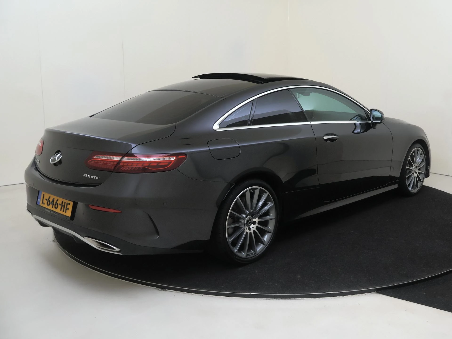 Mercedes-Benz E-Klasse met kenteken L-646-HF – autofoto 5