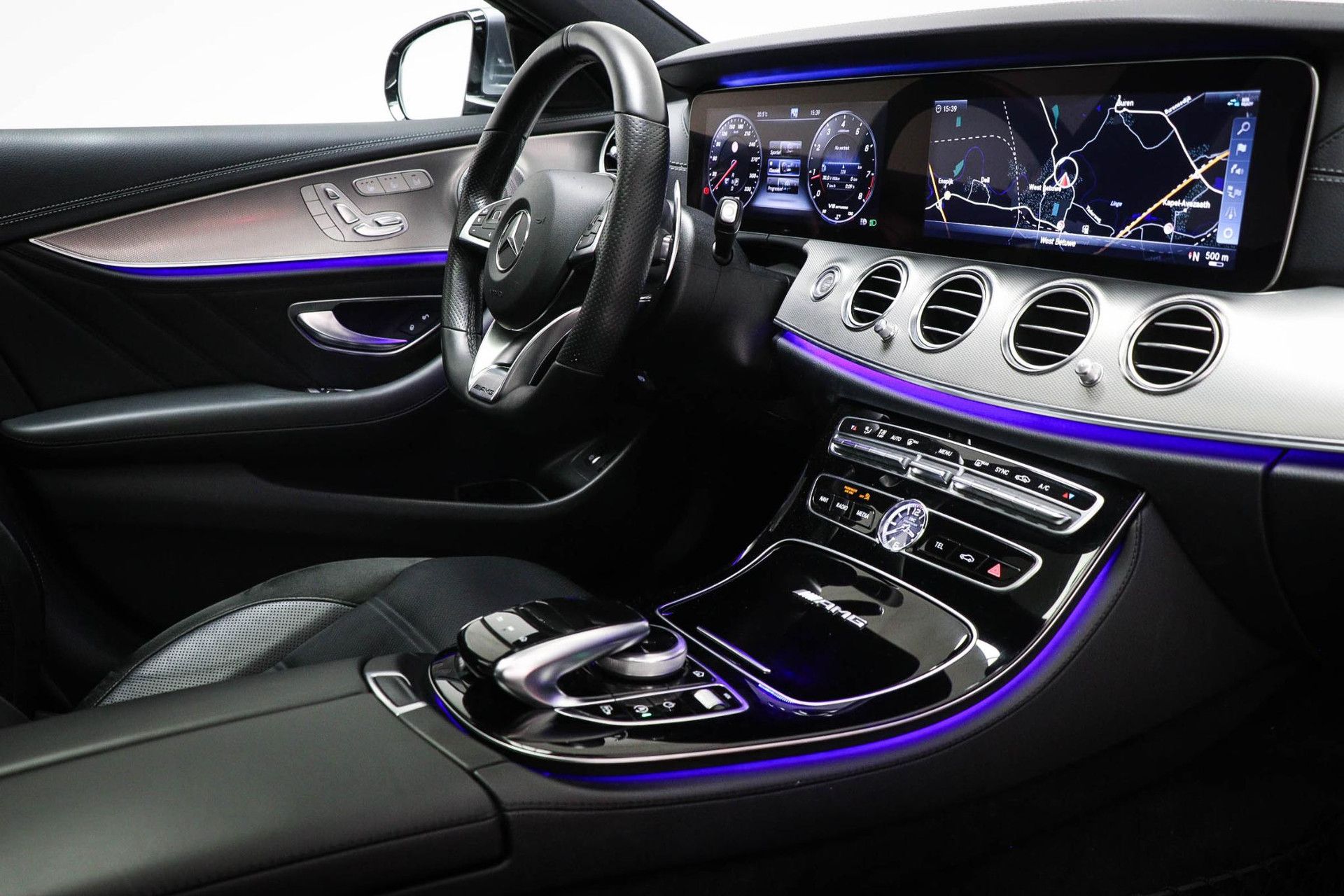 Mercedes-Benz E-Klasse met kenteken X-165-HB – autofoto 3