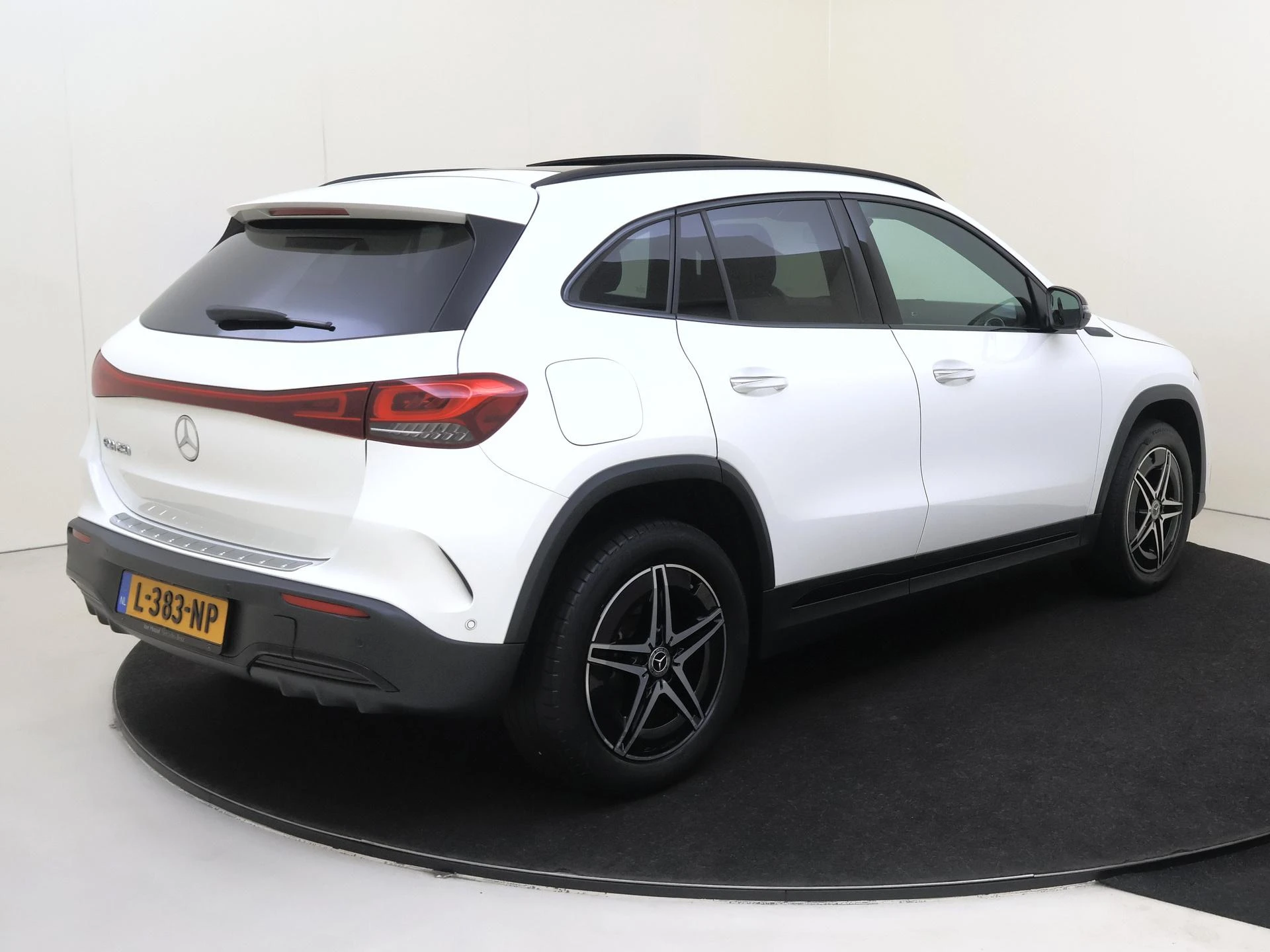 Mercedes-Benz EQA – autofoto 5
