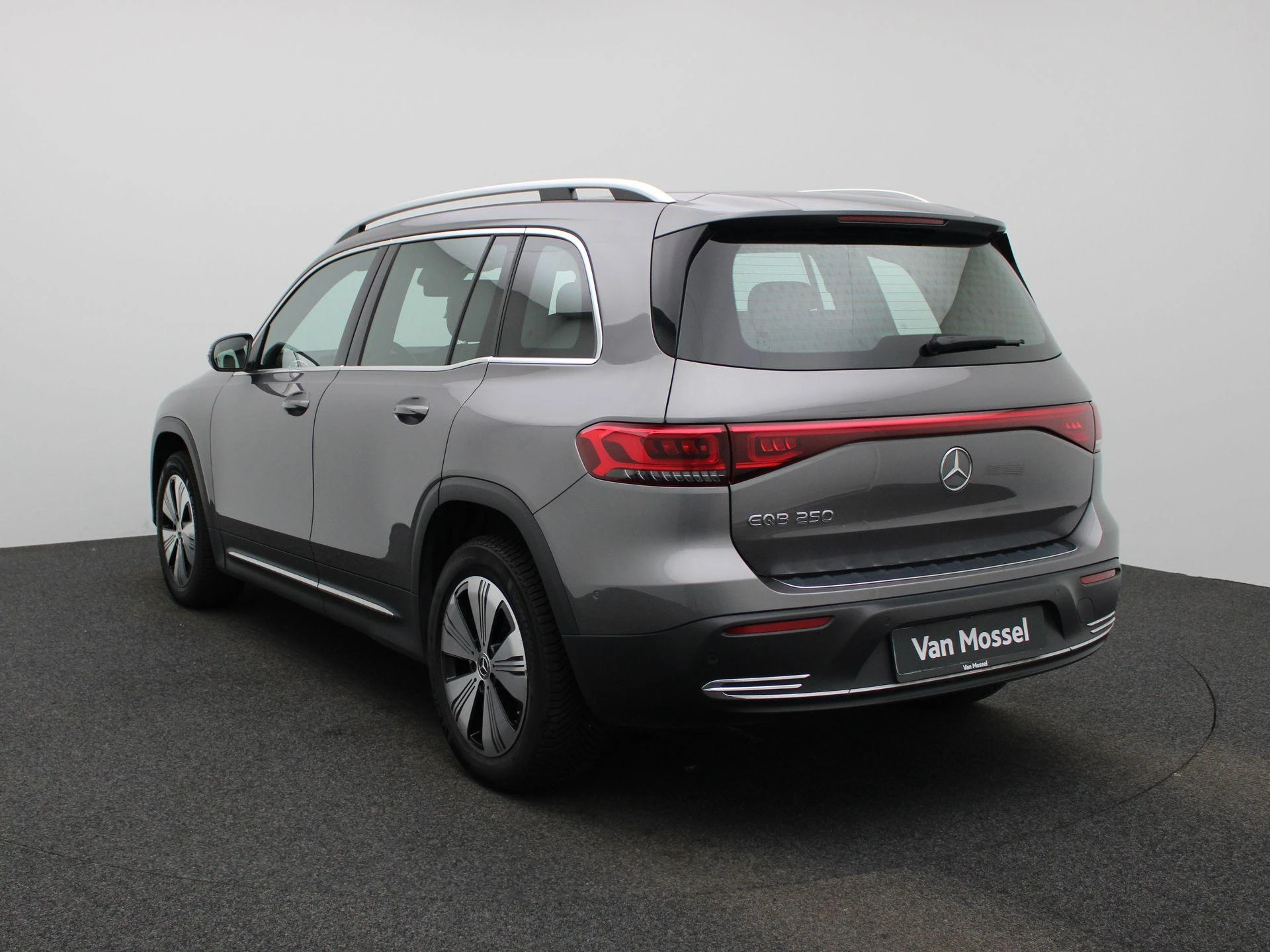 Mercedes-Benz EQB – autofoto 3