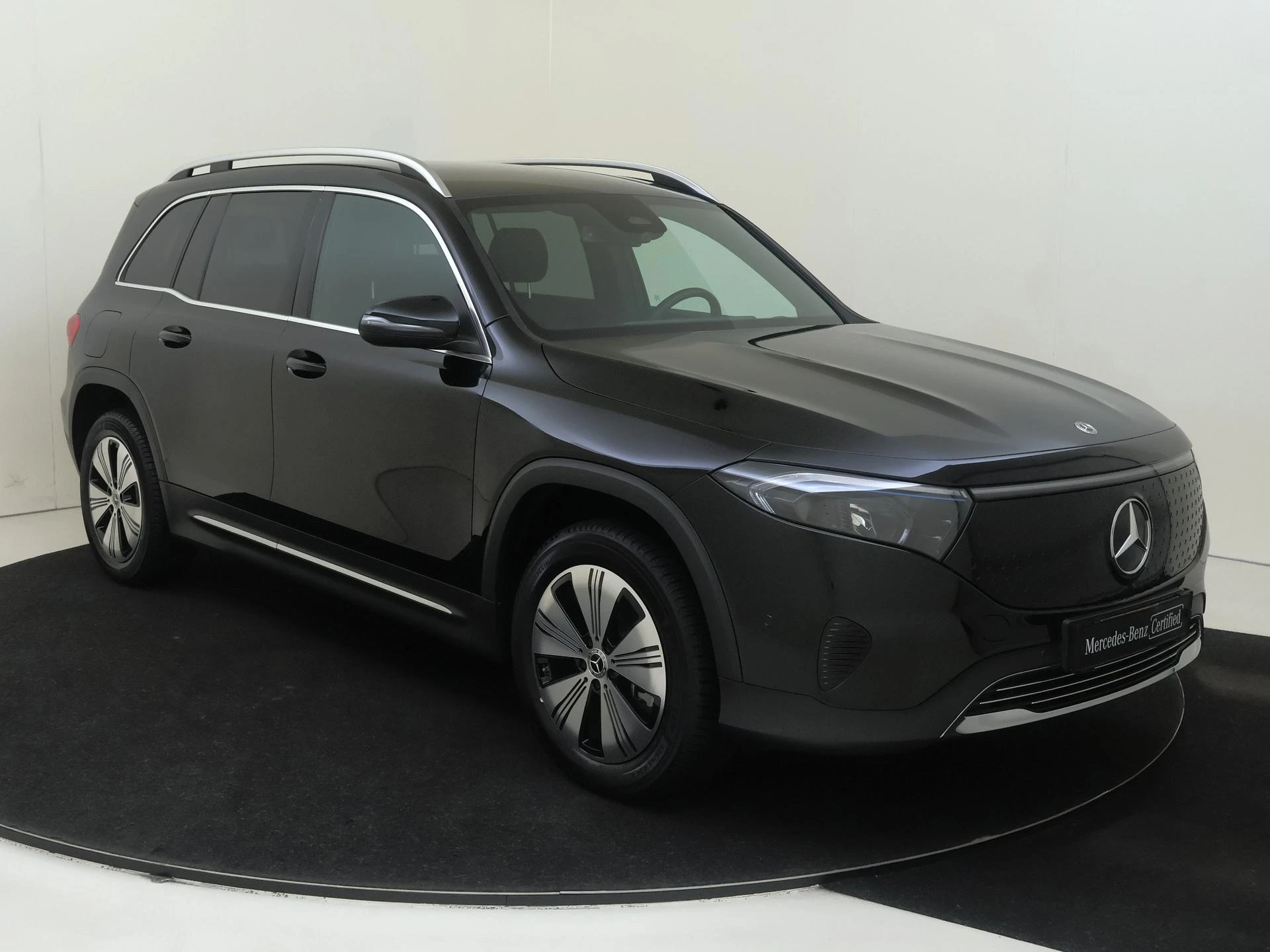 Mercedes-Benz EQB – autofoto 3
