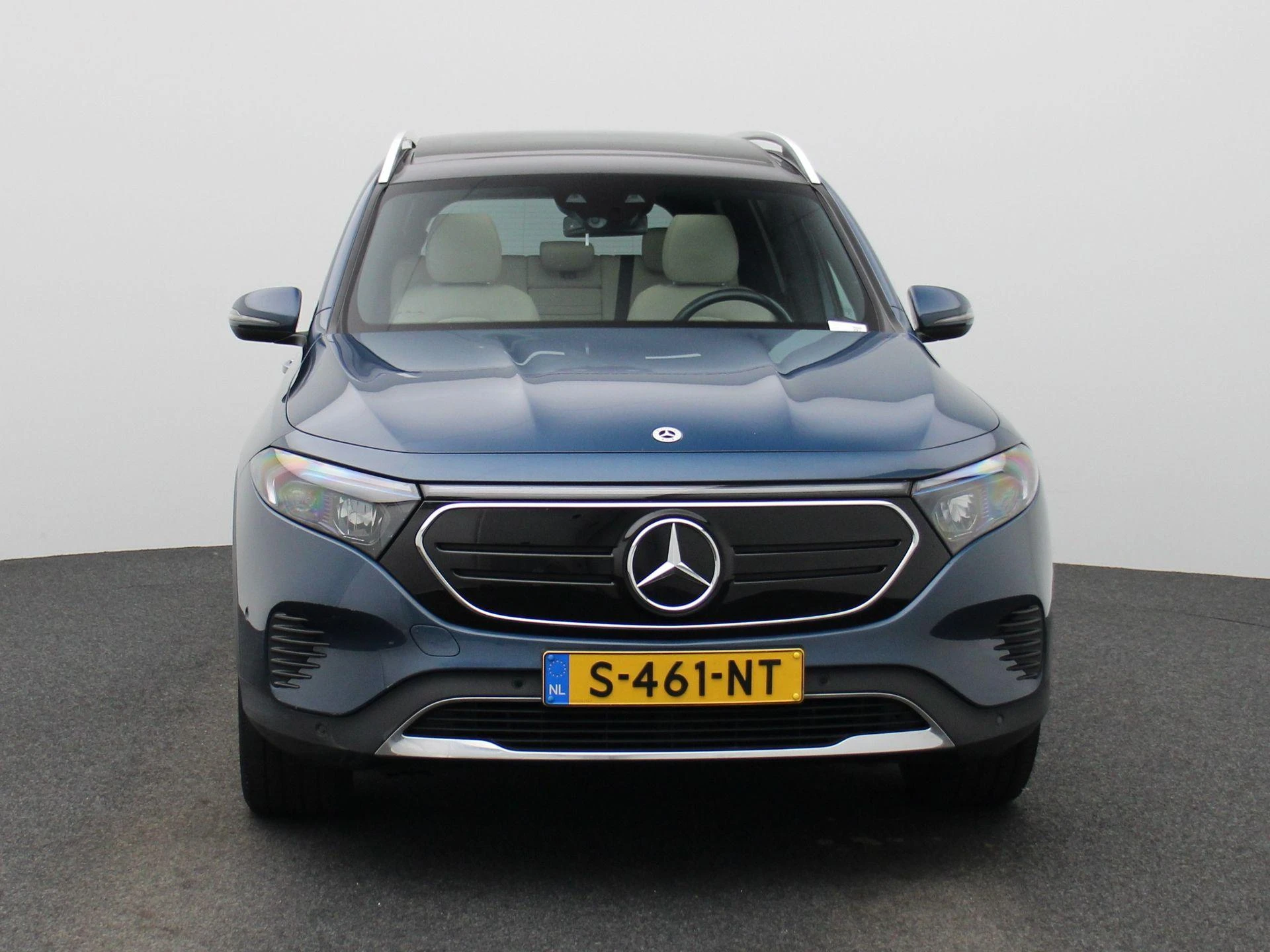 Mercedes-Benz EQB – autofoto 4