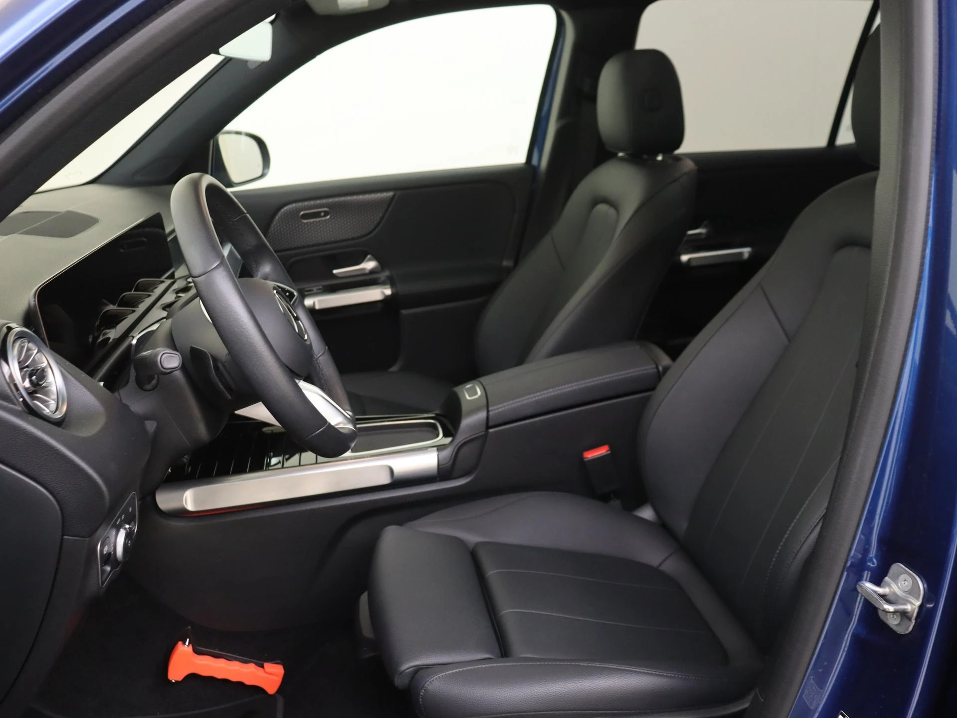 Mercedes-Benz EQB – autofoto 4