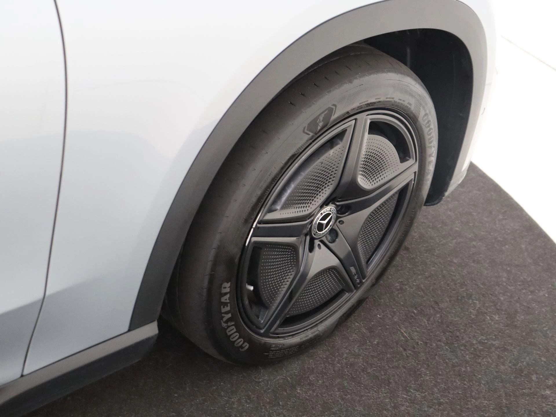 Mercedes-Benz EQE – autofoto 3