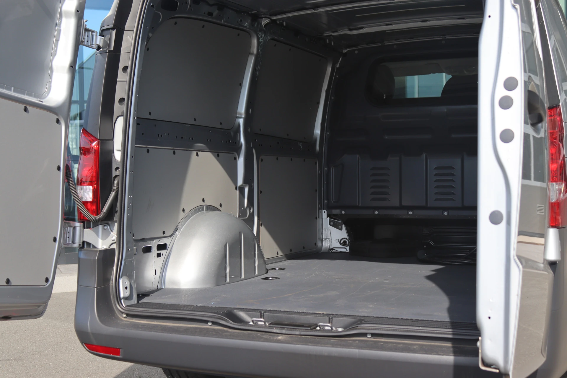 Mercedes-Benz eVito – autofoto 5