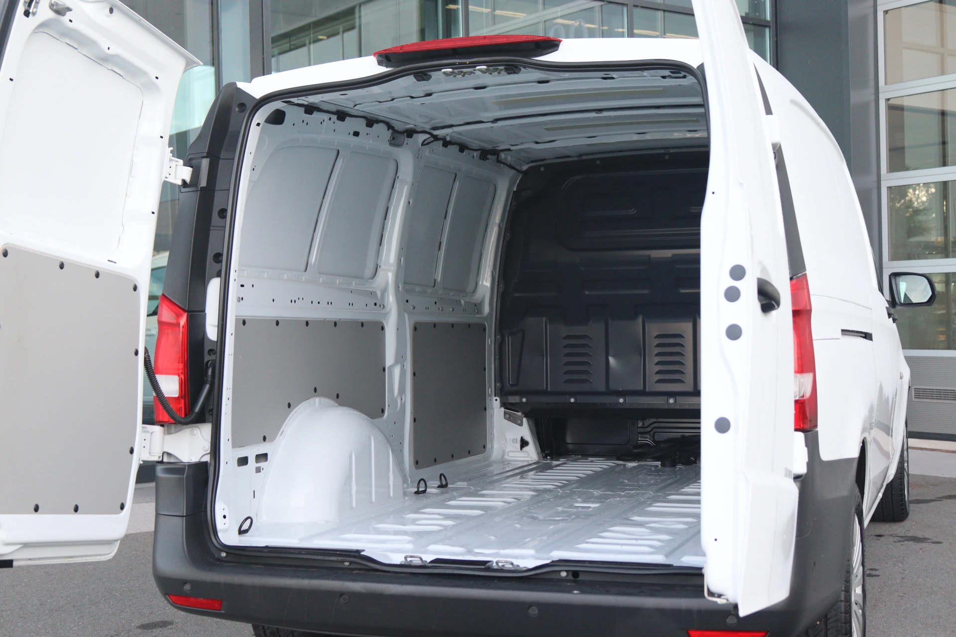Mercedes-Benz eVito – autofoto 5