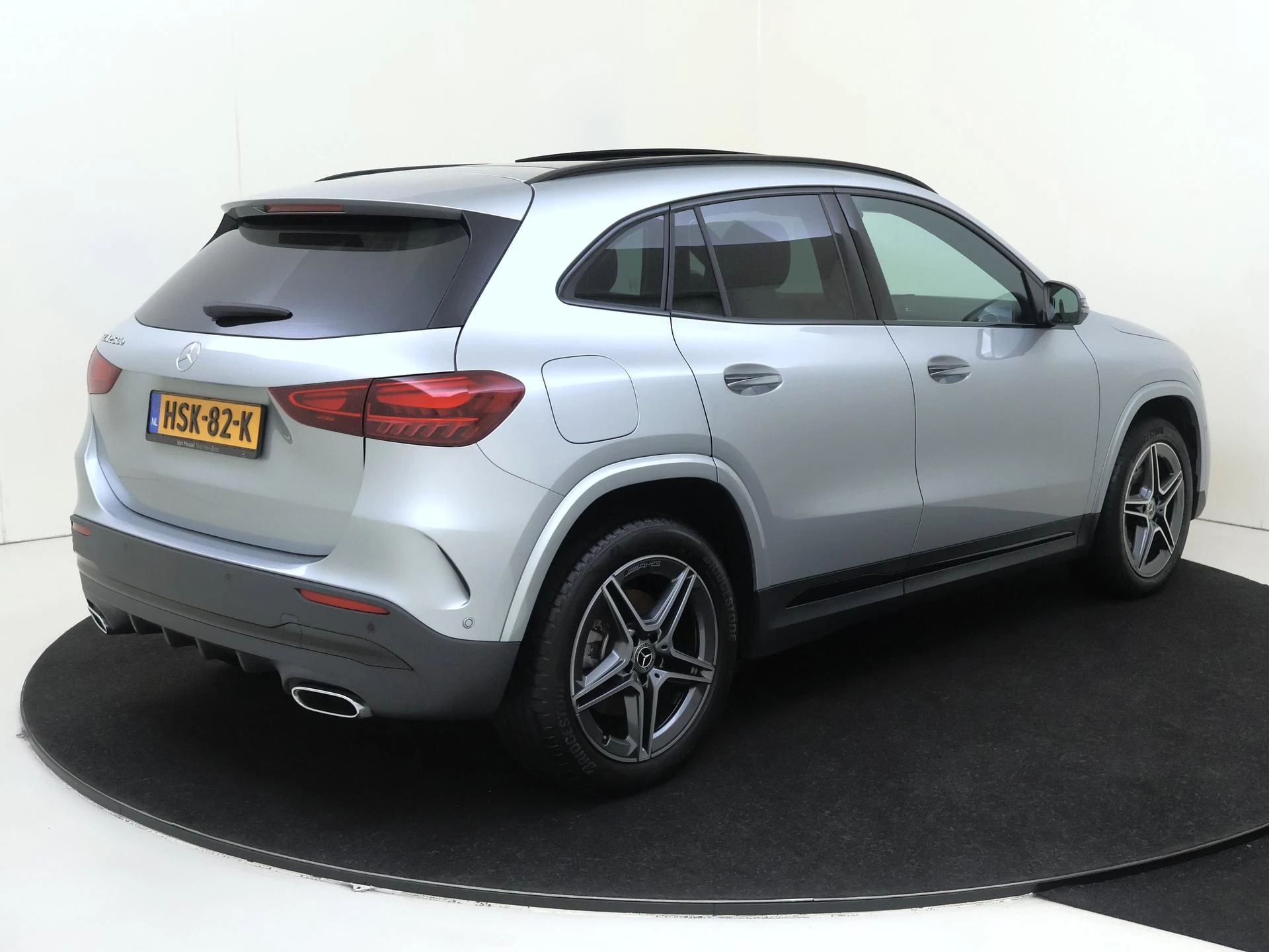 Mercedes-Benz GLA met kenteken 11100 – autofoto 3