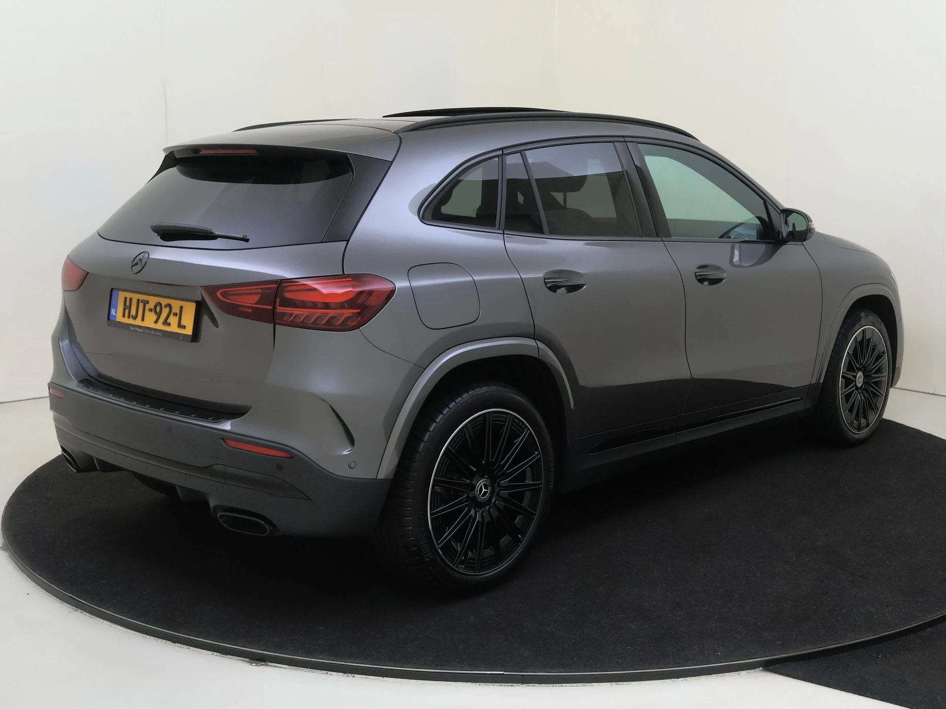 Mercedes-Benz GLA met kenteken 11100 – autofoto 3