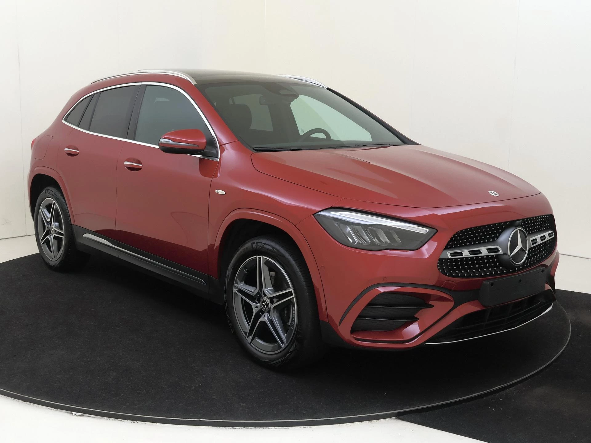 Mercedes-Benz GLA met kenteken 11100 – autofoto 3