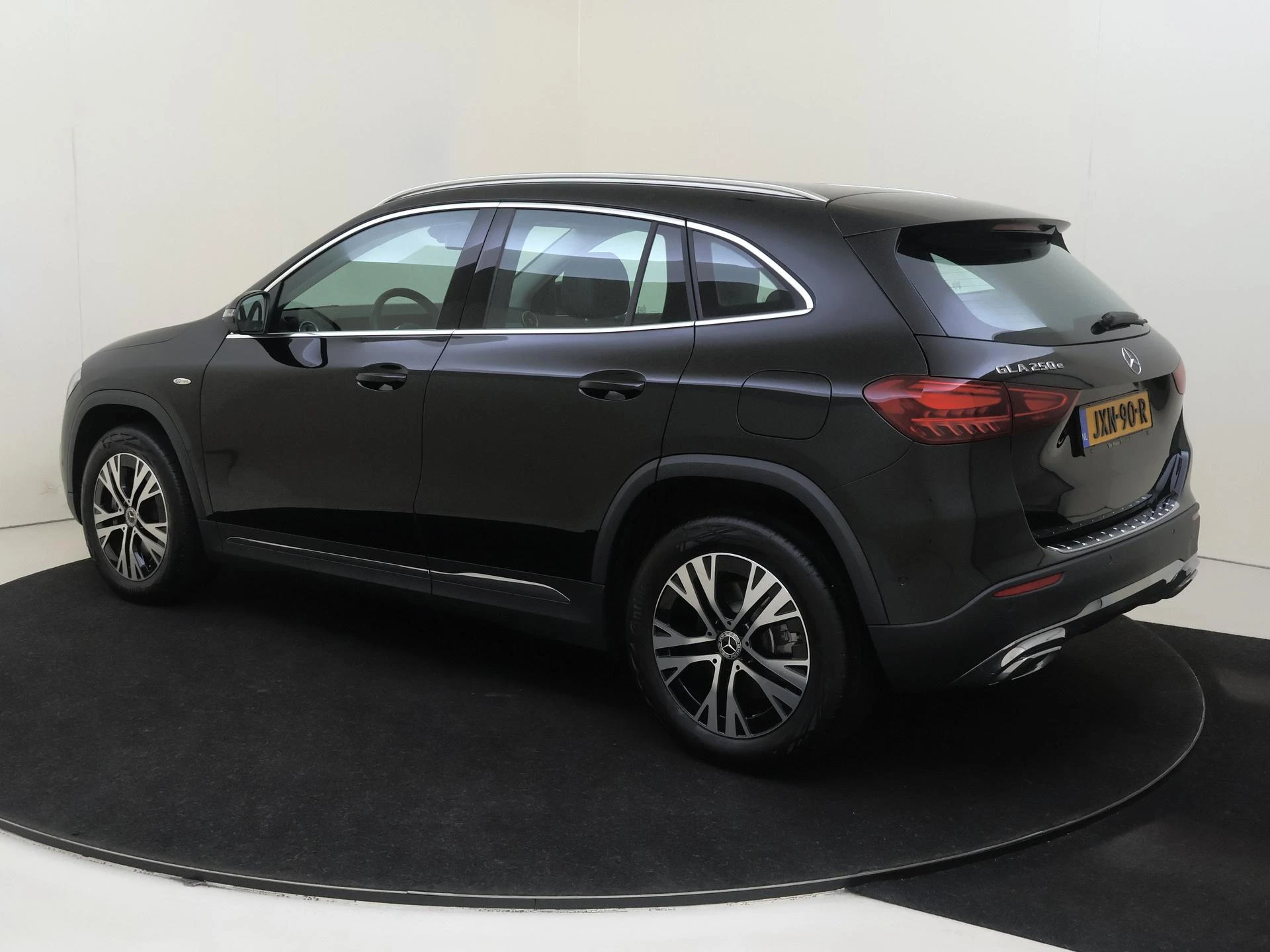 Mercedes-Benz GLA met kenteken 11100 – autofoto 4