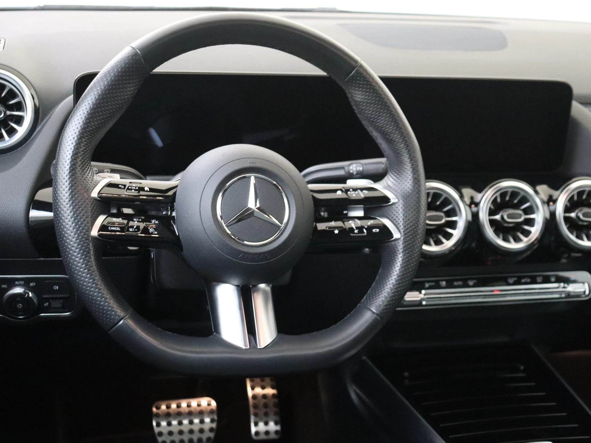 Mercedes-Benz GLA met kenteken 11100 – autofoto 5