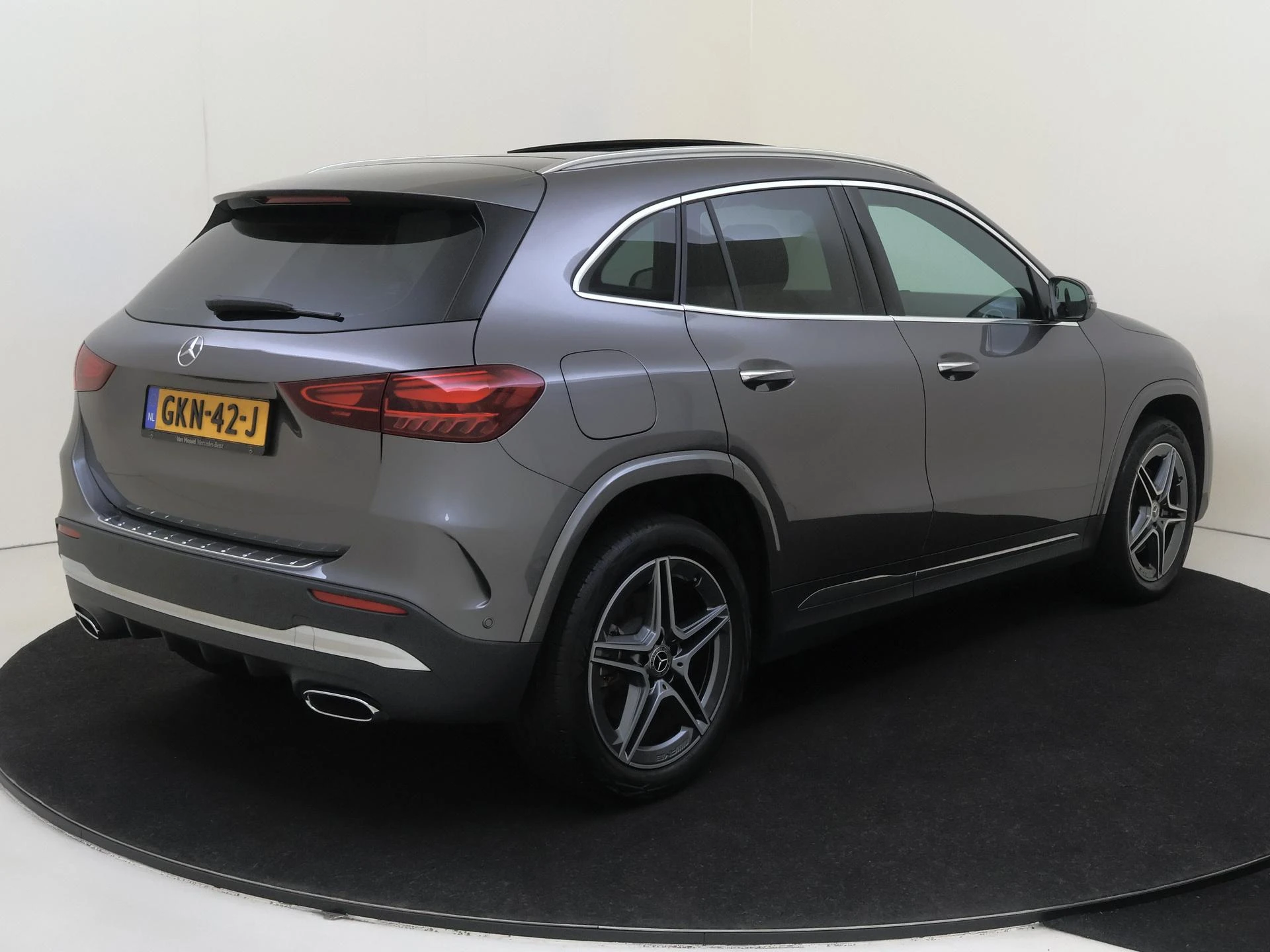 Mercedes-Benz GLA met kenteken 11100 – autofoto 5