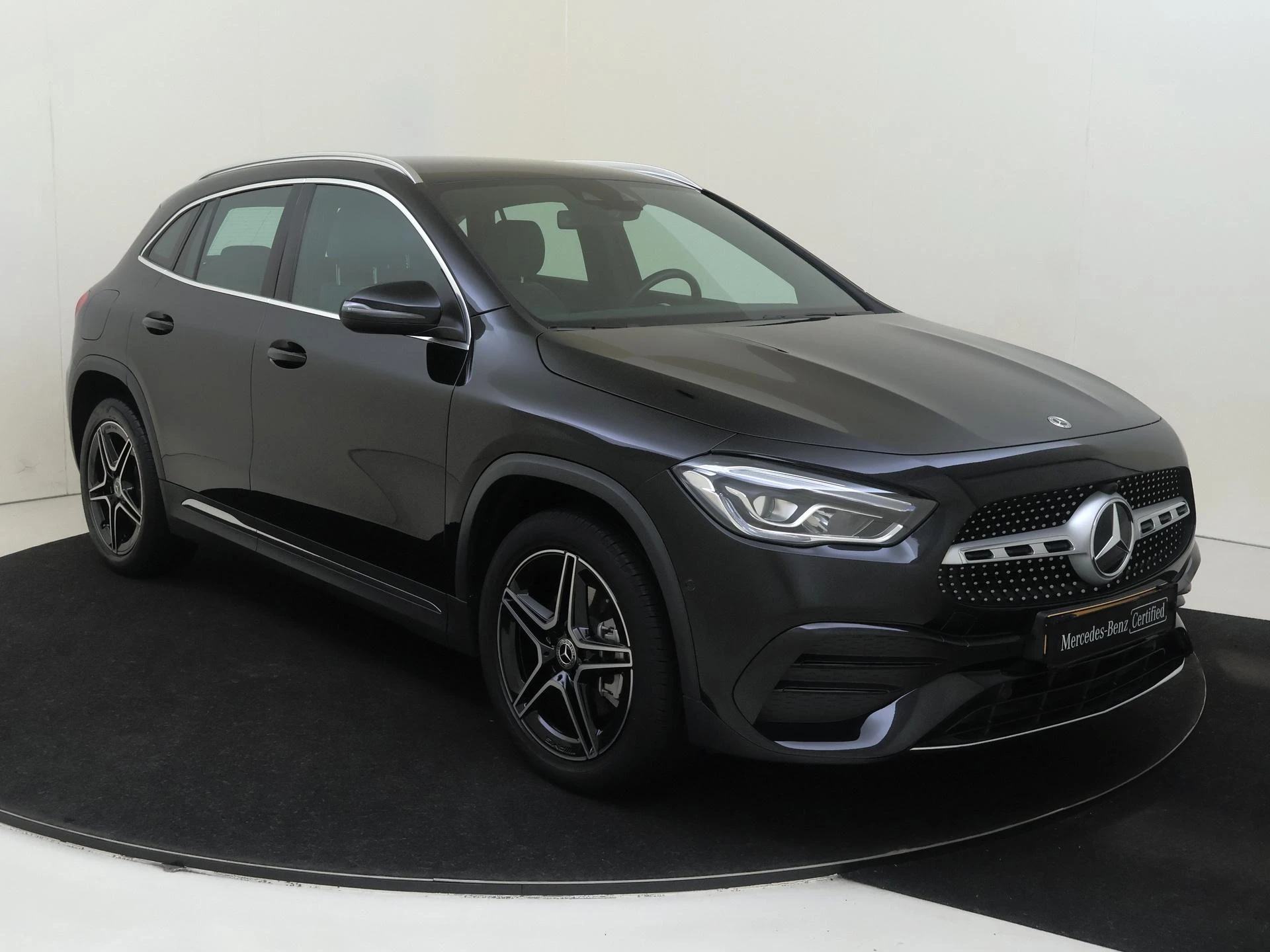 Mercedes-Benz GLA met kenteken 14100 – autofoto 3