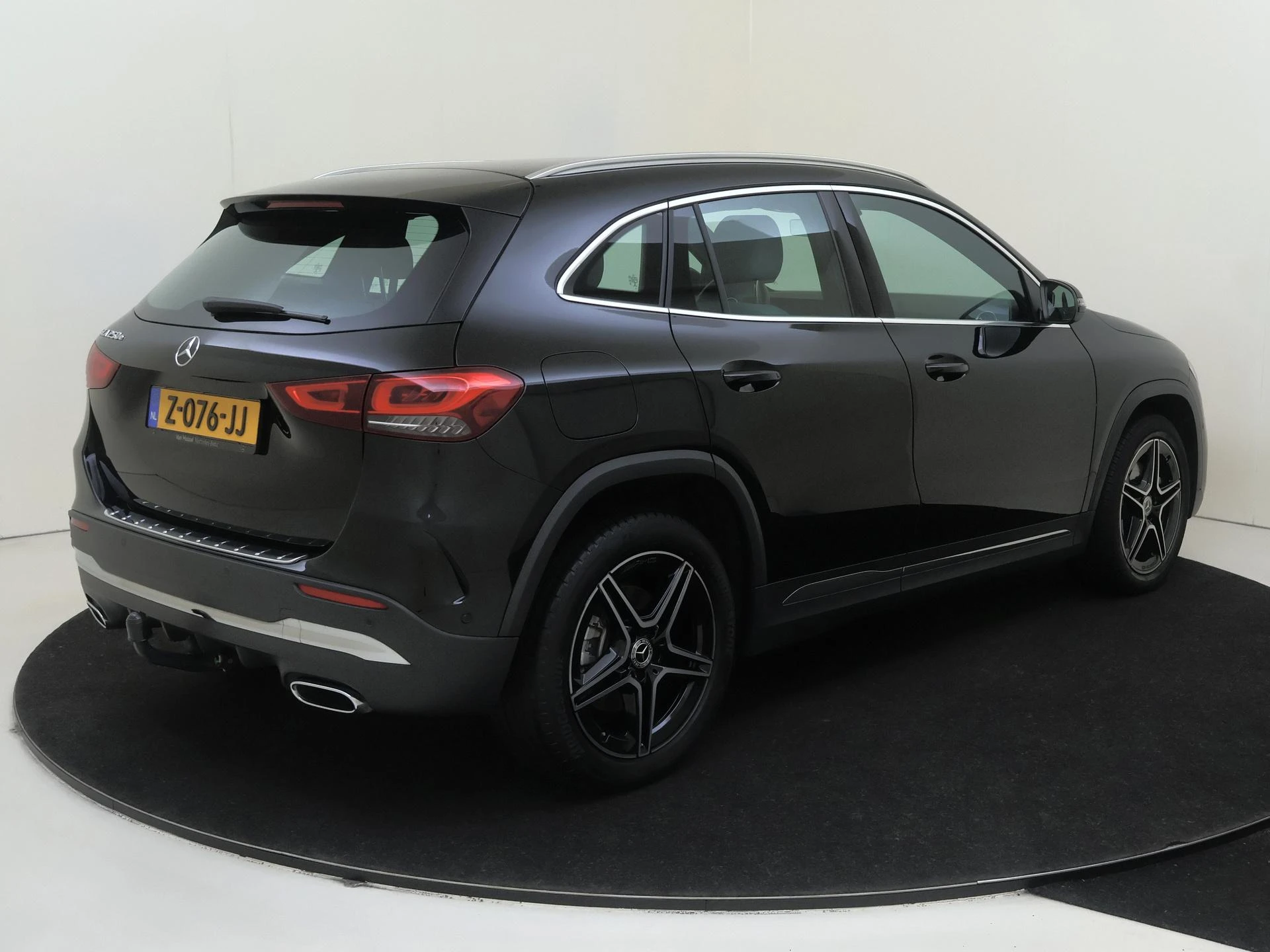 Mercedes-Benz GLA met kenteken 14100 – autofoto 5