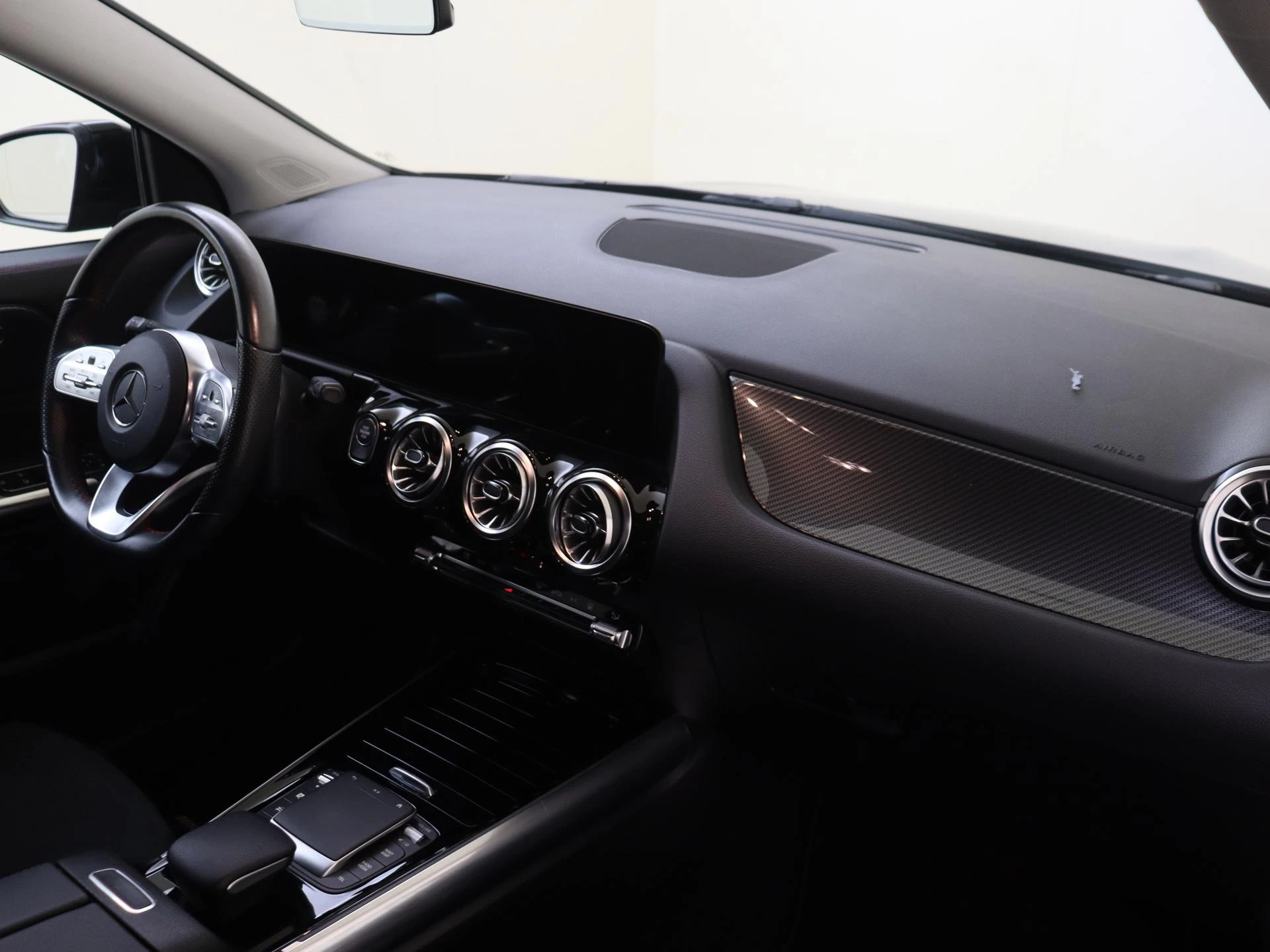 Mercedes-Benz GLA met kenteken 14100 – autofoto 5
