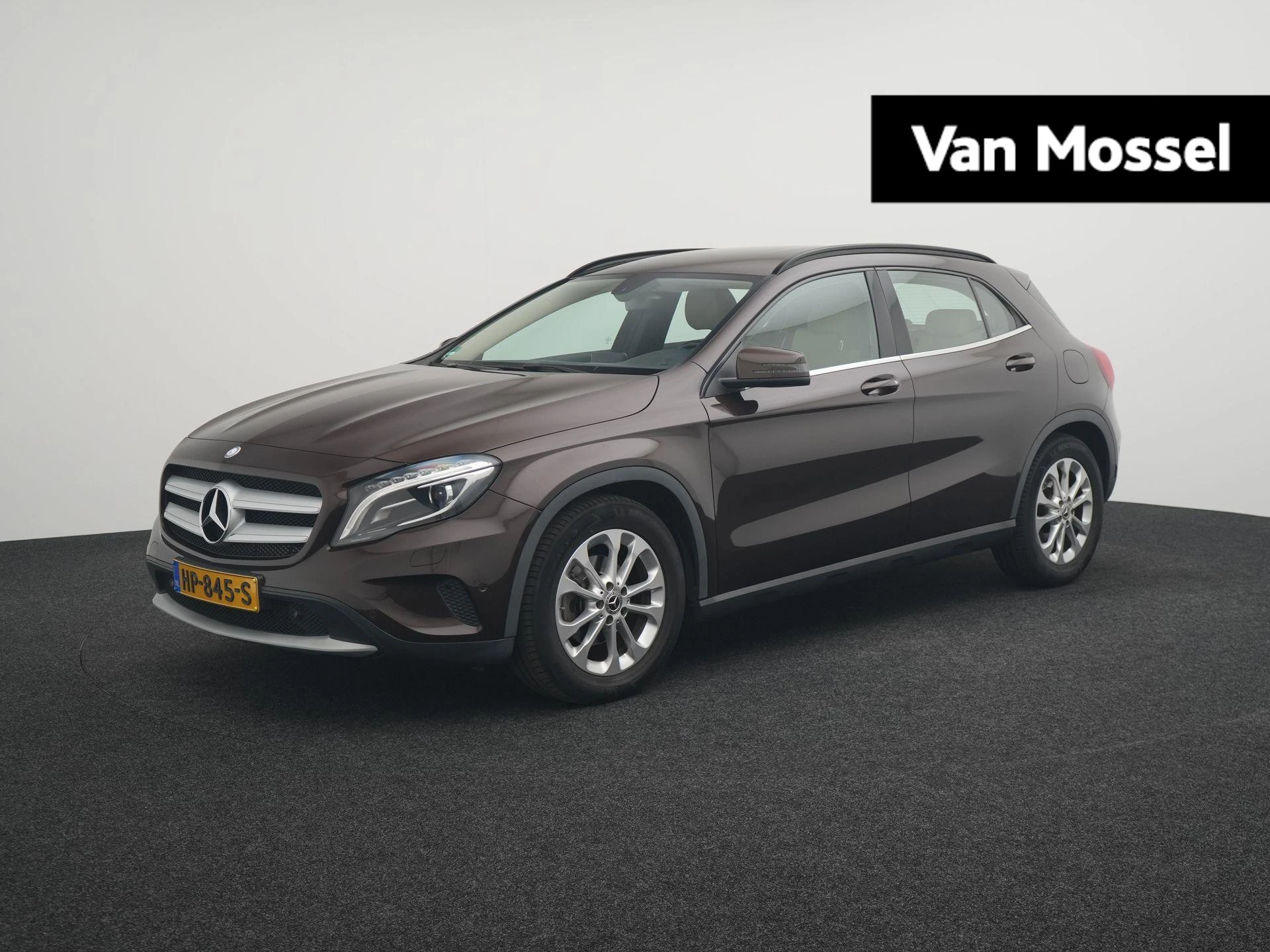 Mercedes-Benz GLA met kenteken 55100 – autofoto 2