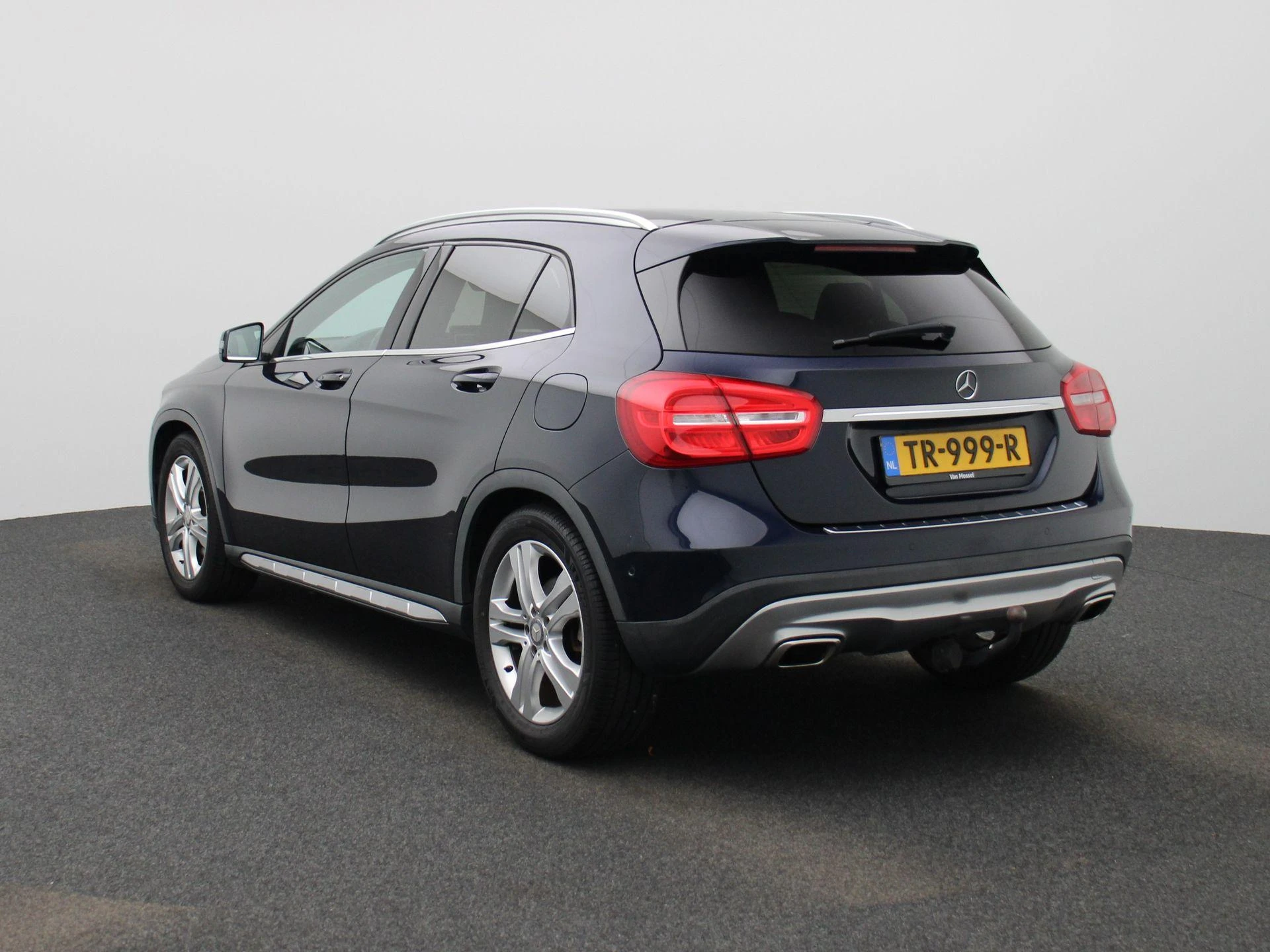 Mercedes-Benz GLA met kenteken 60100 – autofoto 3
