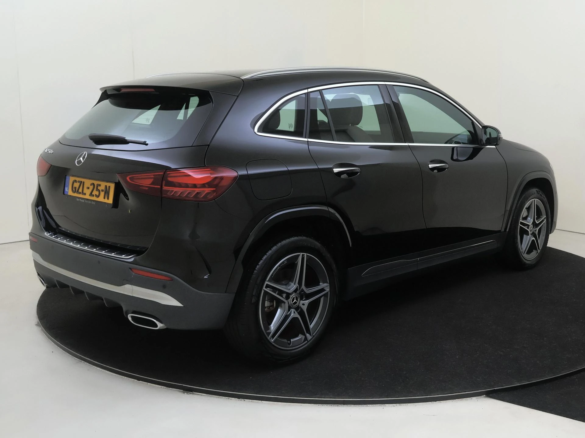 Mercedes-Benz GLA met kenteken 70 – autofoto 5