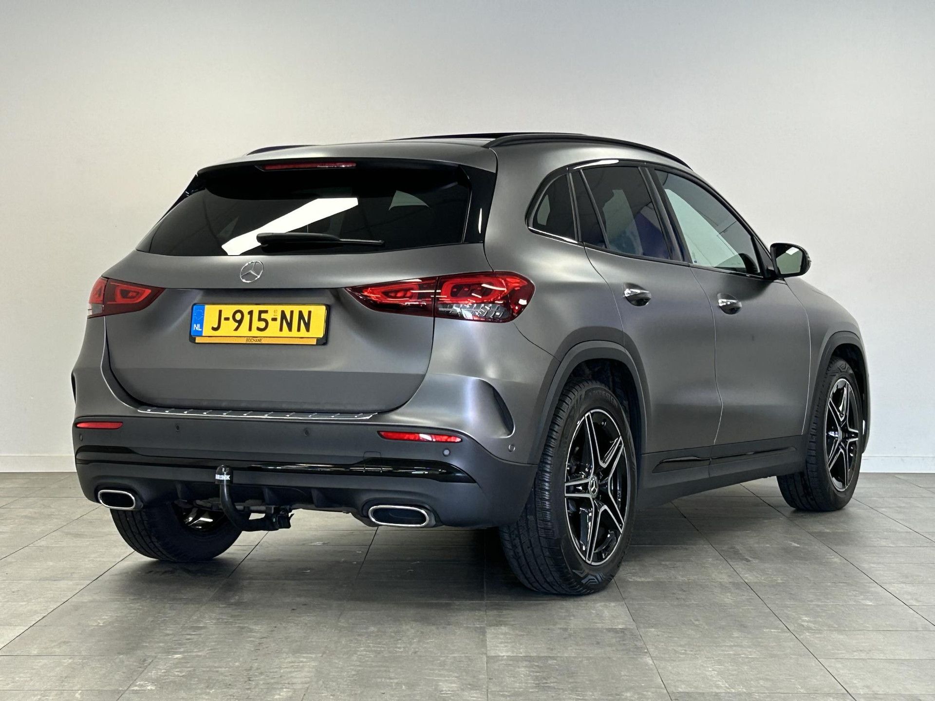 Mercedes-Benz GLA met kenteken J-915-NN – autofoto 2