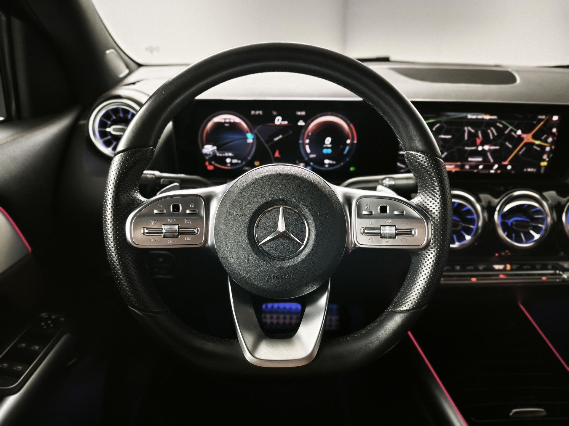 Mercedes-Benz GLA met kenteken KSK-20-L – autofoto 3