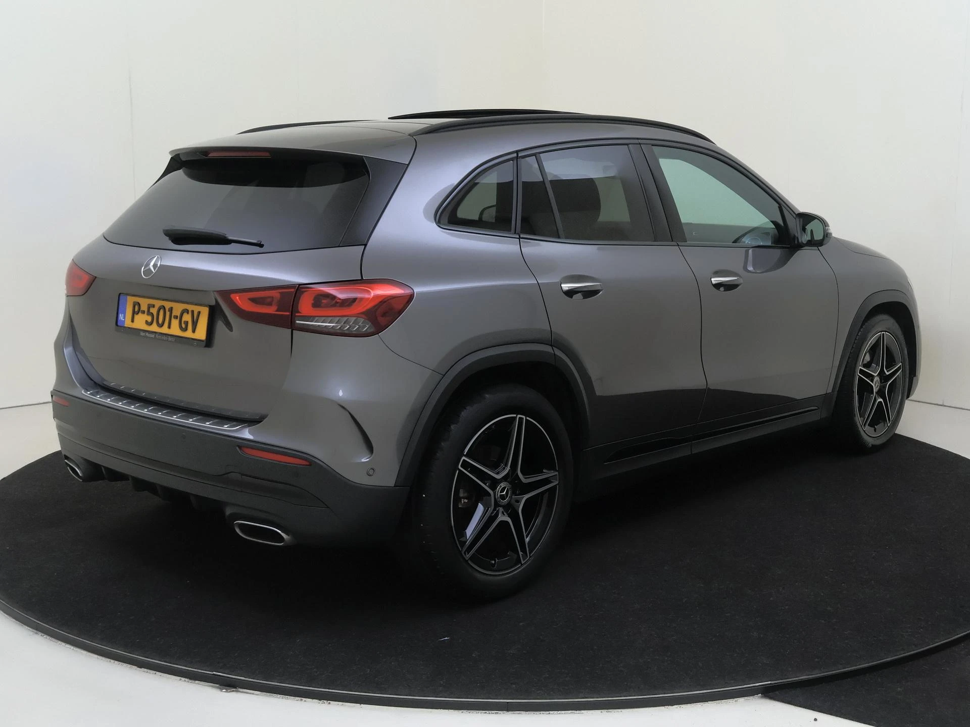 Mercedes-Benz GLA met kenteken P-501-GV – autofoto 5