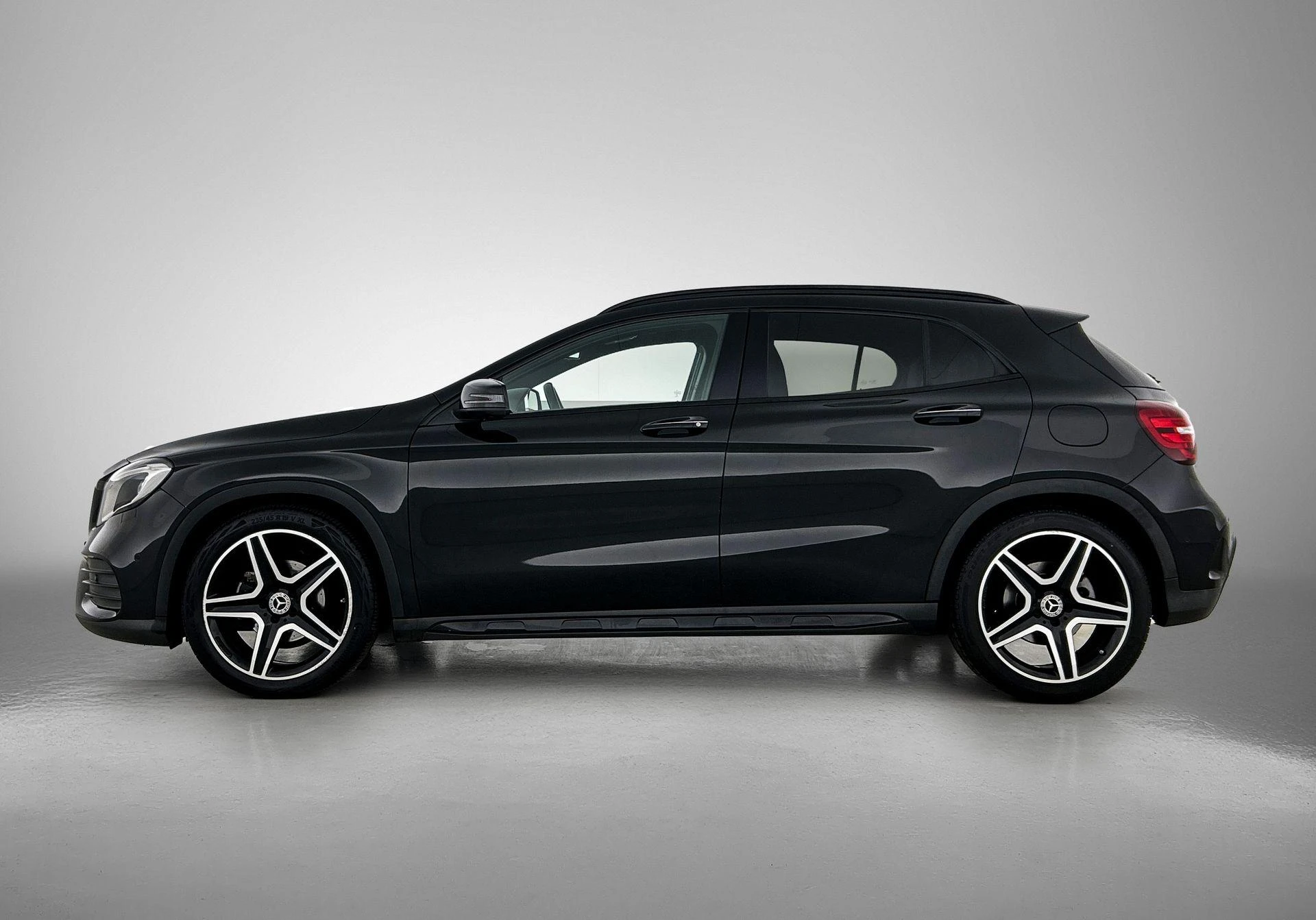 Mercedes-Benz GLA met kenteken XG-330-B – autofoto 4