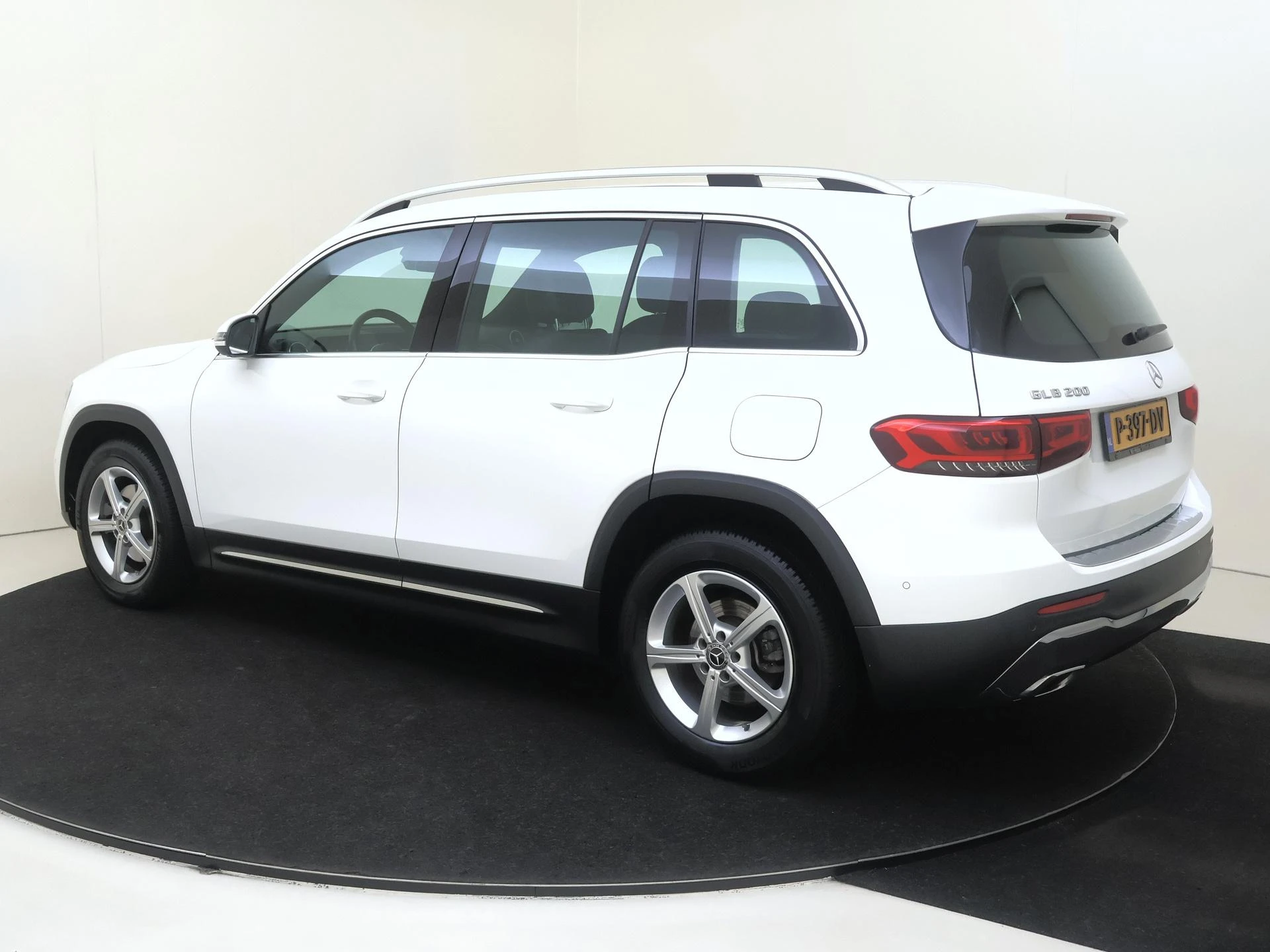Mercedes-Benz GLB met kenteken 74100 – autofoto 4