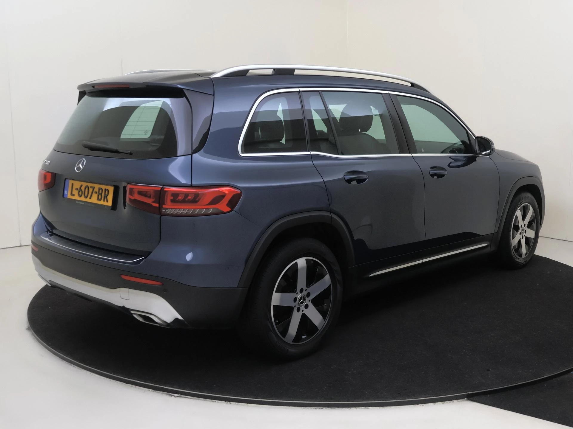 Mercedes-Benz GLB met kenteken 74100 – autofoto 5
