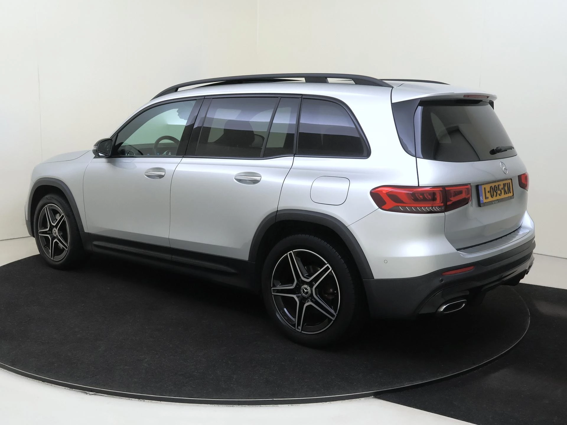 Mercedes-Benz GLB met kenteken L-095-KN – autofoto 4