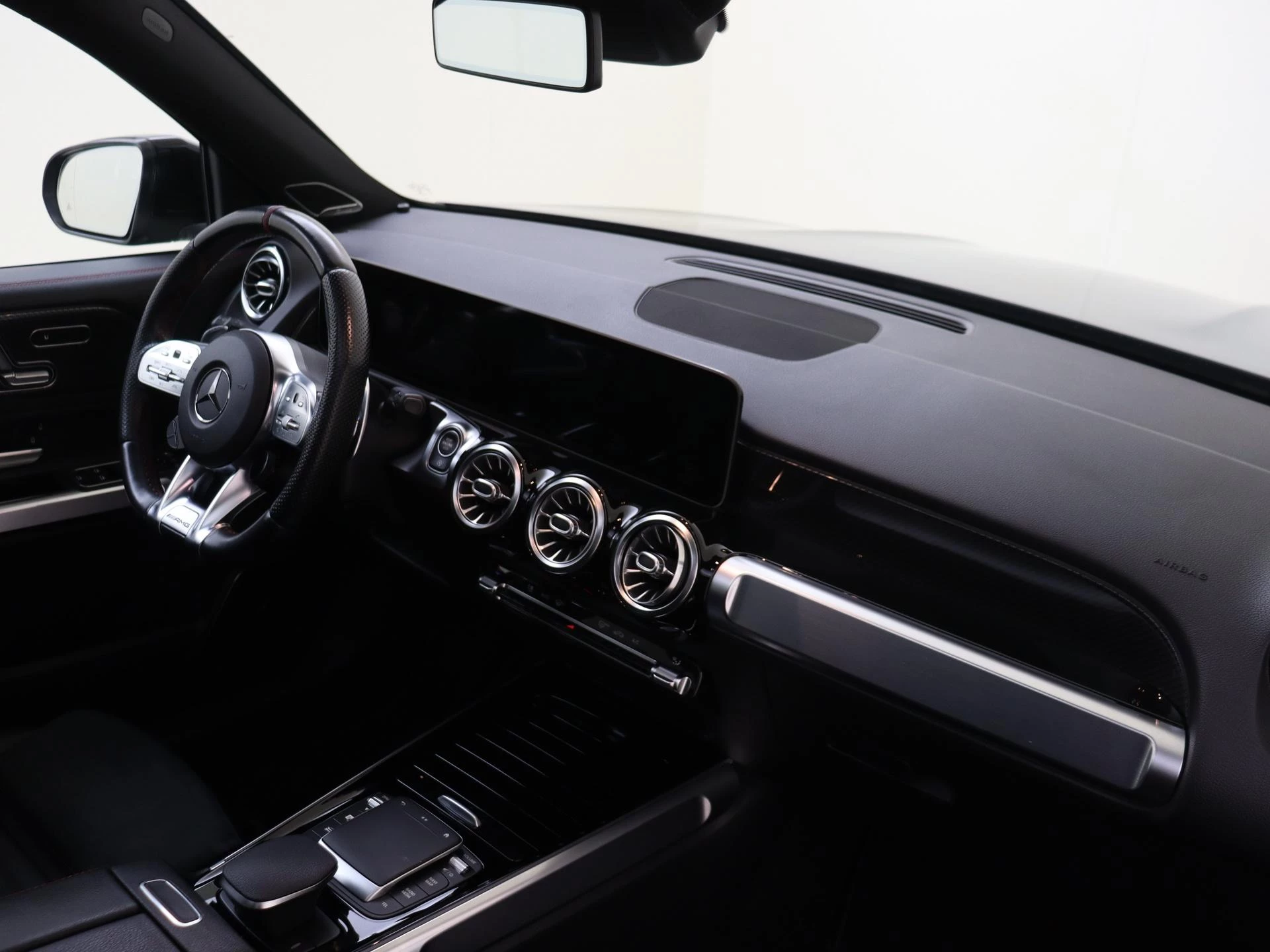 Mercedes-Benz GLB met kenteken R-109-JB – autofoto 4