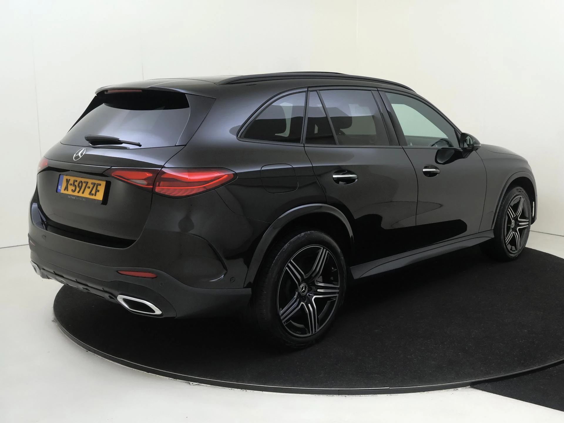 Mercedes-Benz GLC met kenteken 06100 – autofoto 4