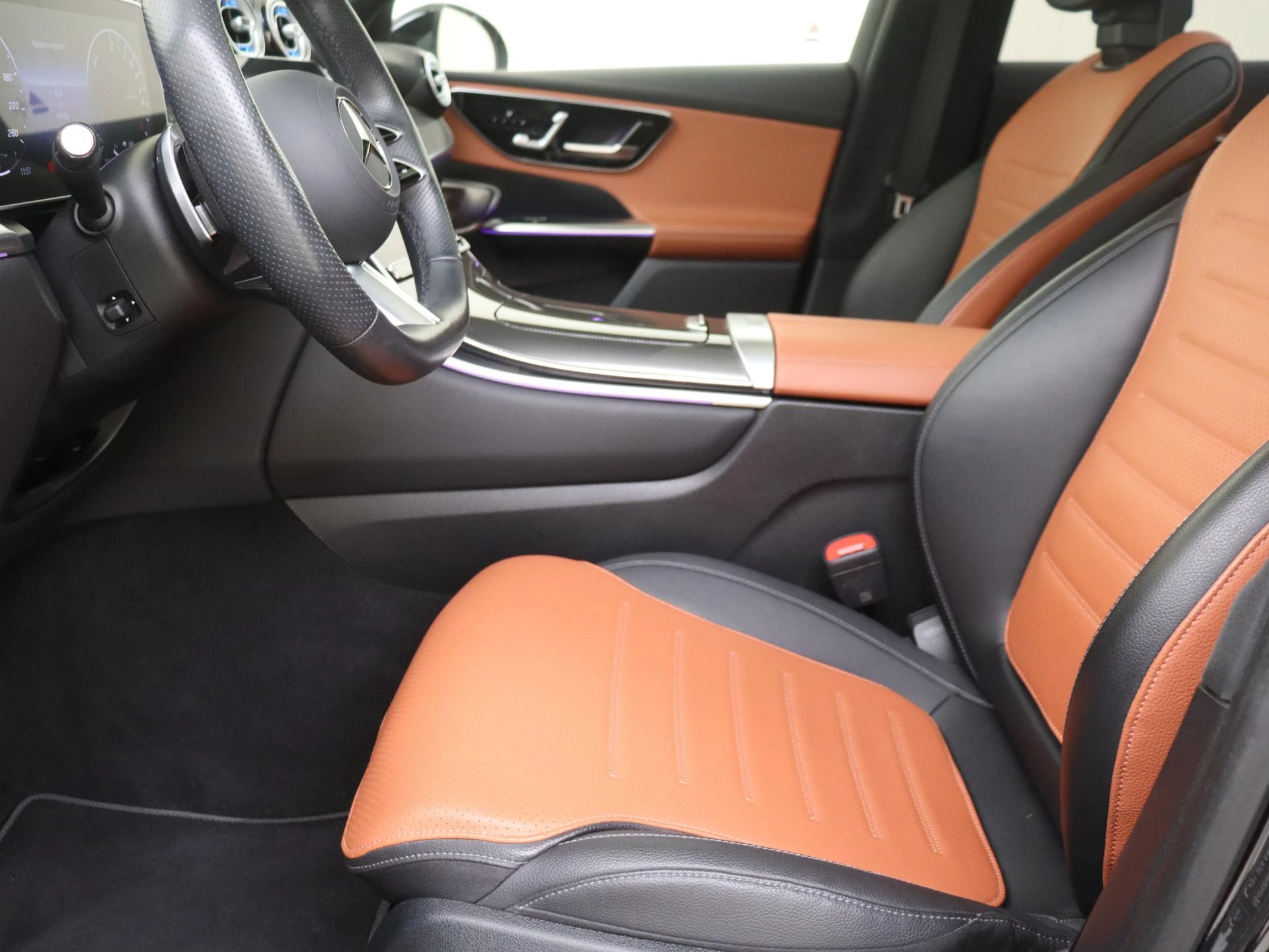 Mercedes-Benz GLC met kenteken 06100 – autofoto 4