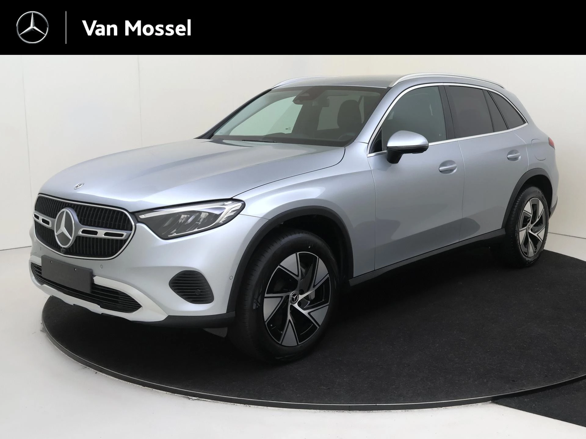 Mercedes-Benz GLC met kenteken 127 – autofoto 2