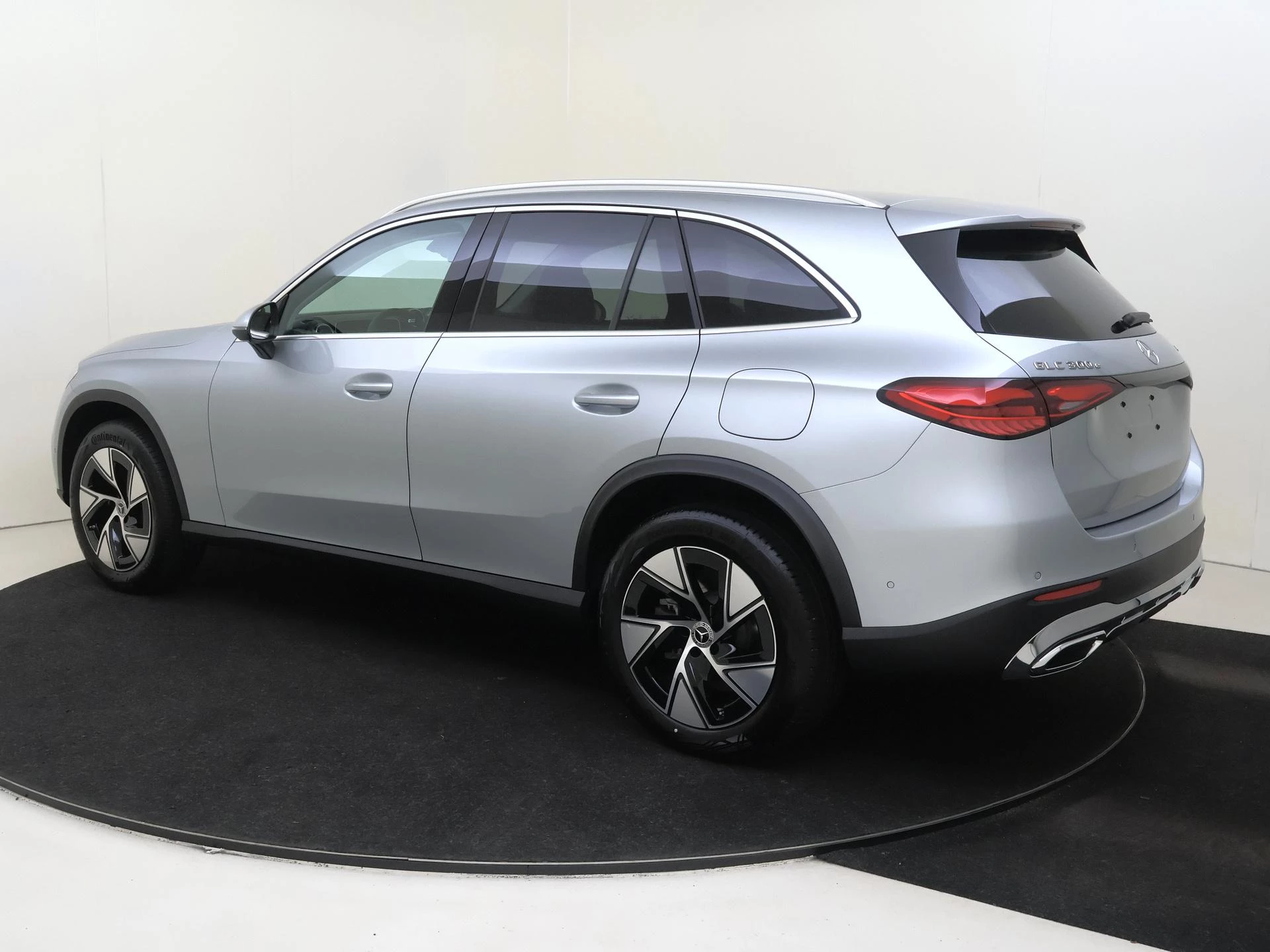 Mercedes-Benz GLC met kenteken 127 – autofoto 4