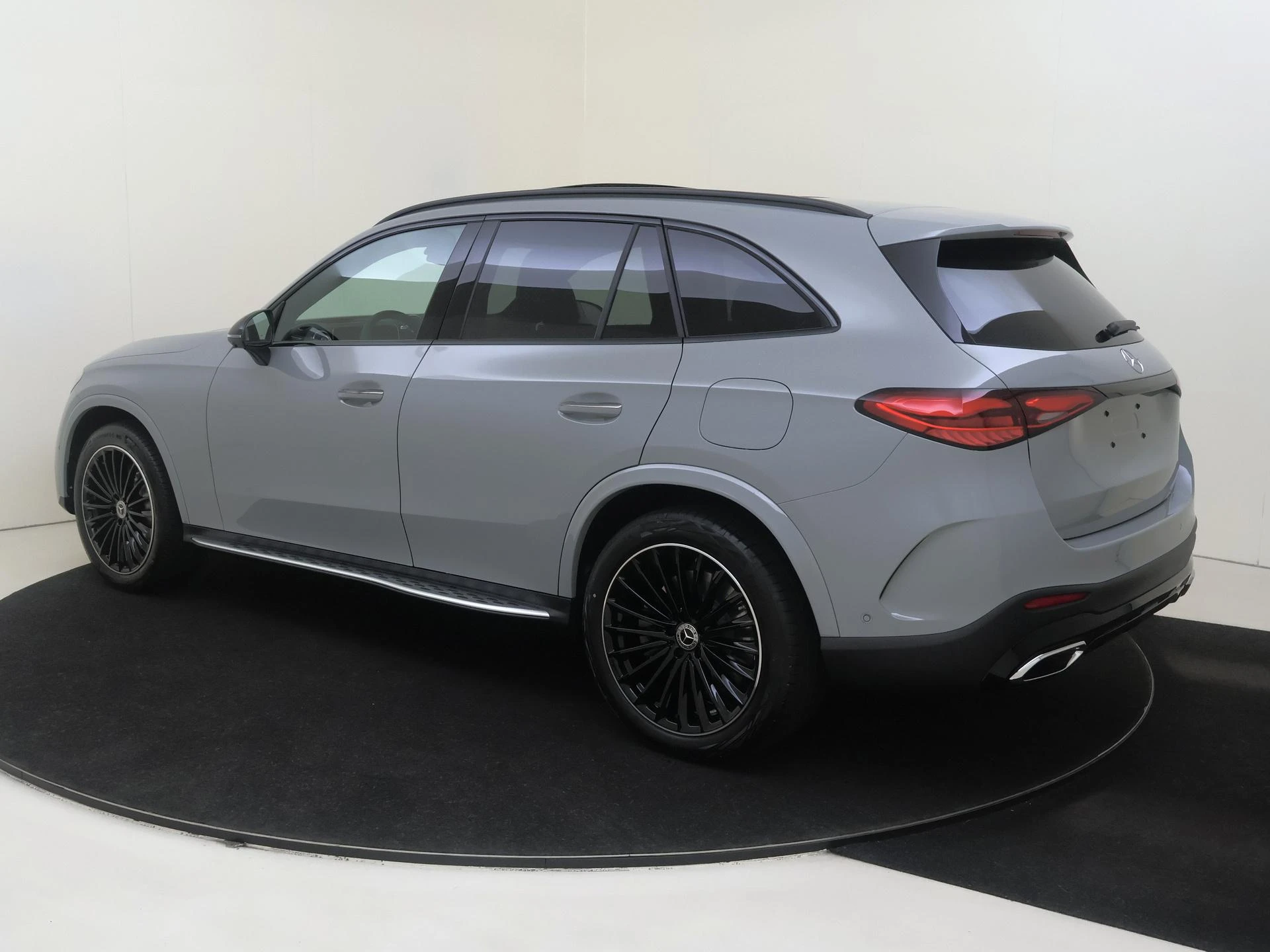 Mercedes-Benz GLC met kenteken 127 – autofoto 4