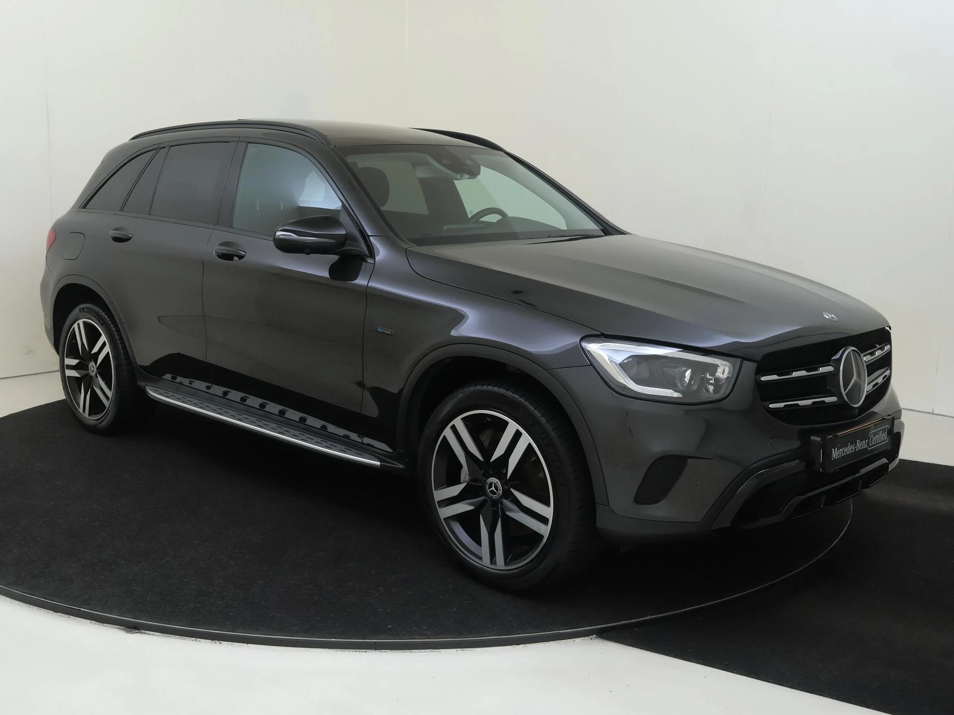 Mercedes-Benz GLC met kenteken 28100 – autofoto 3