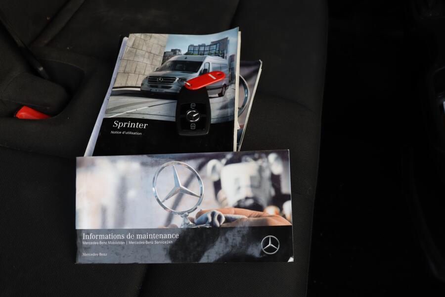 Mercedes-Benz Sprinter met kenteken V-88-FGJ – autofoto 5