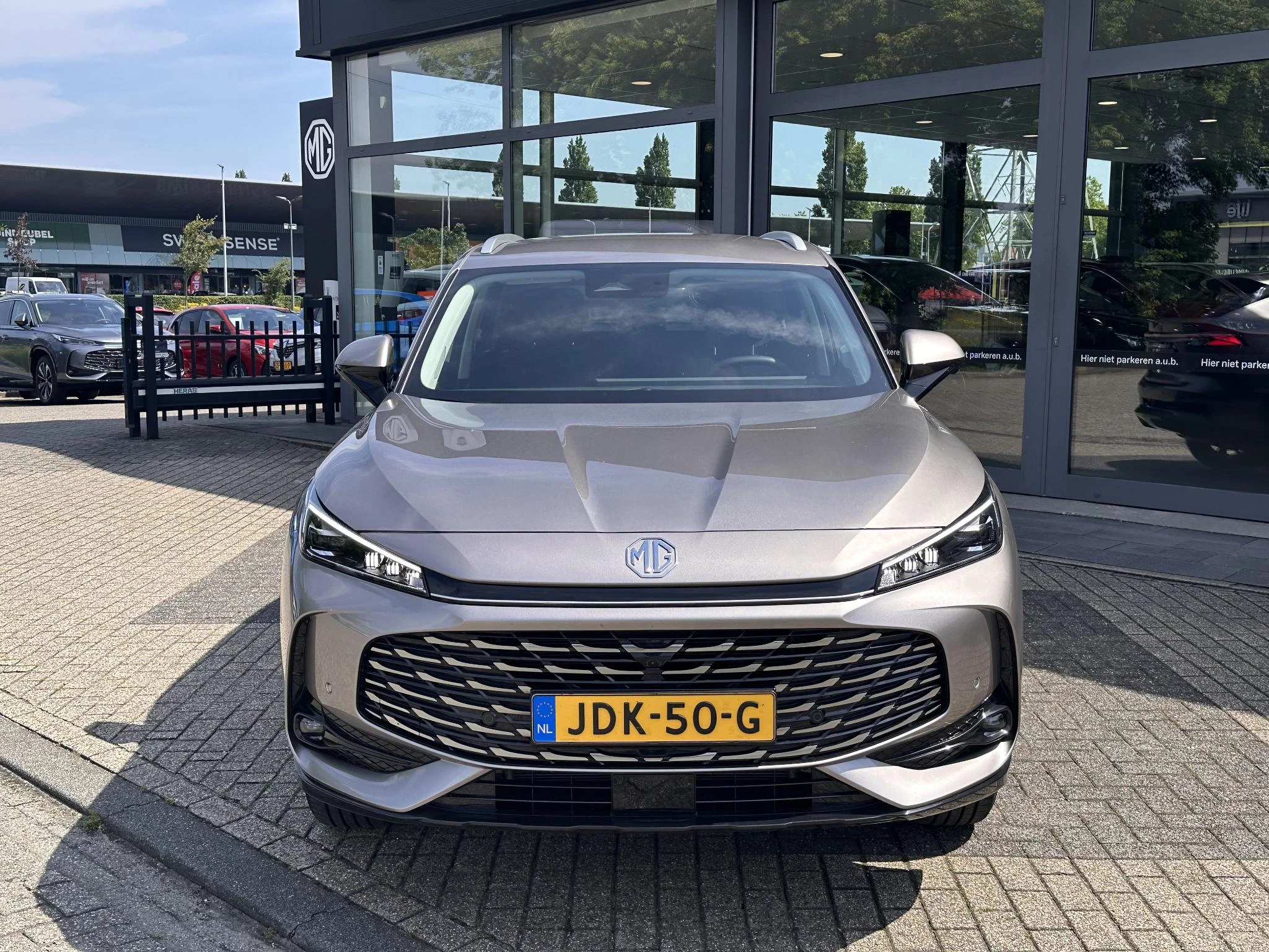 MG HS – autofoto 5