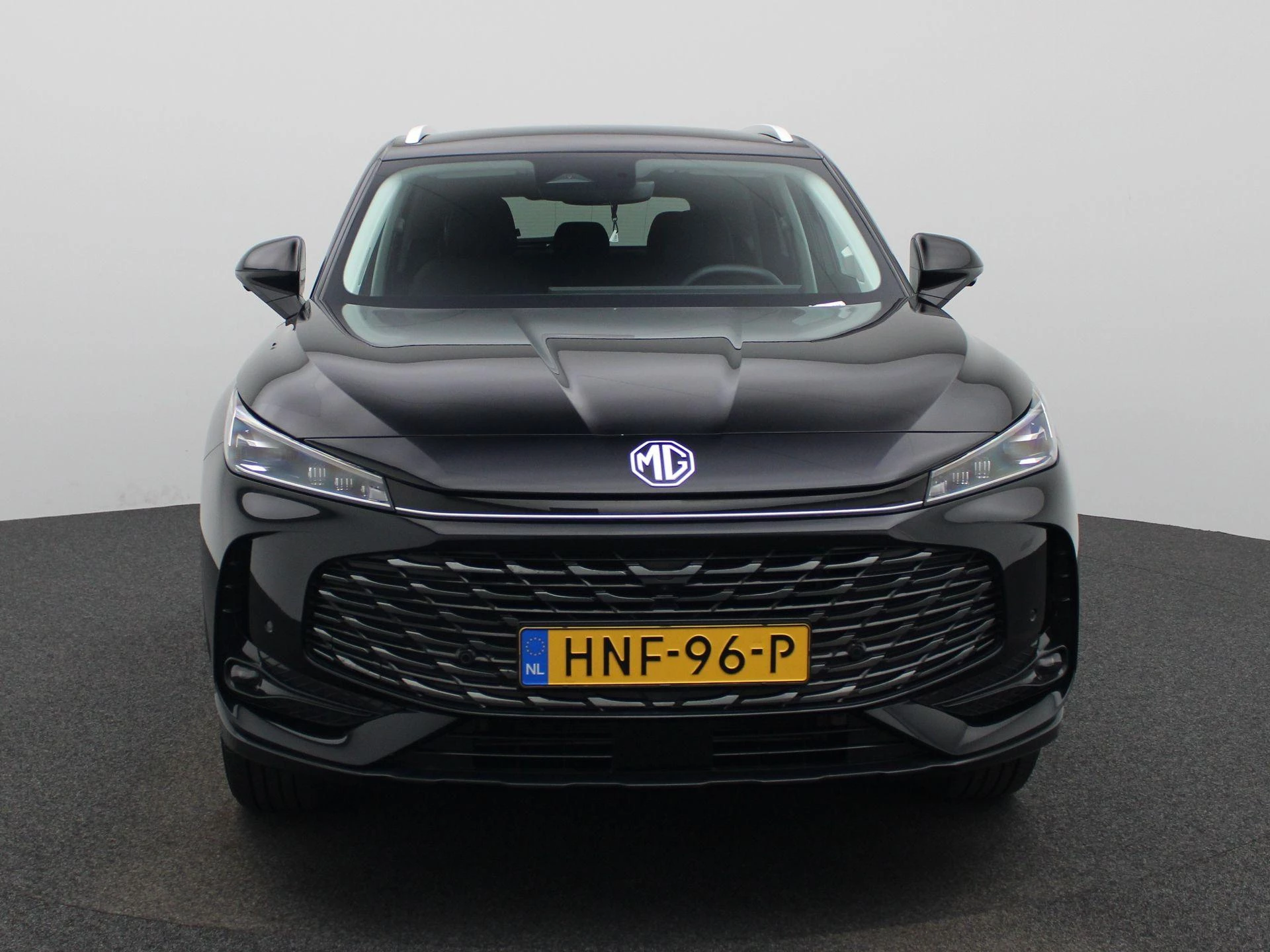 MG HS met kenteken HNF-96-P – autofoto 4