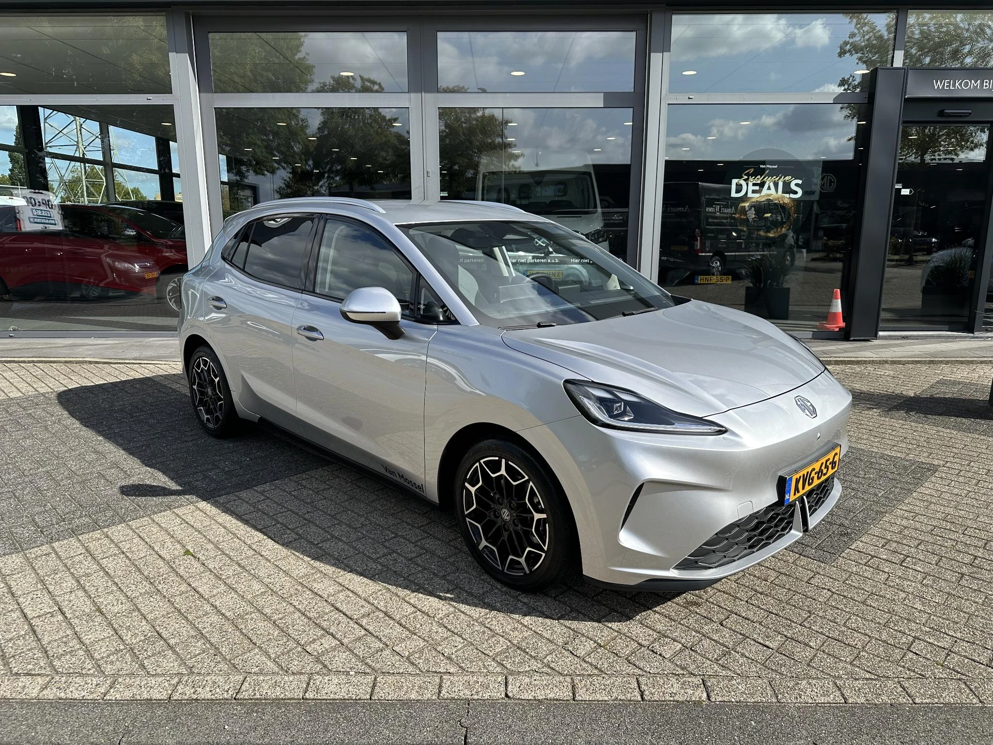 MG MG4EV – autofoto 2