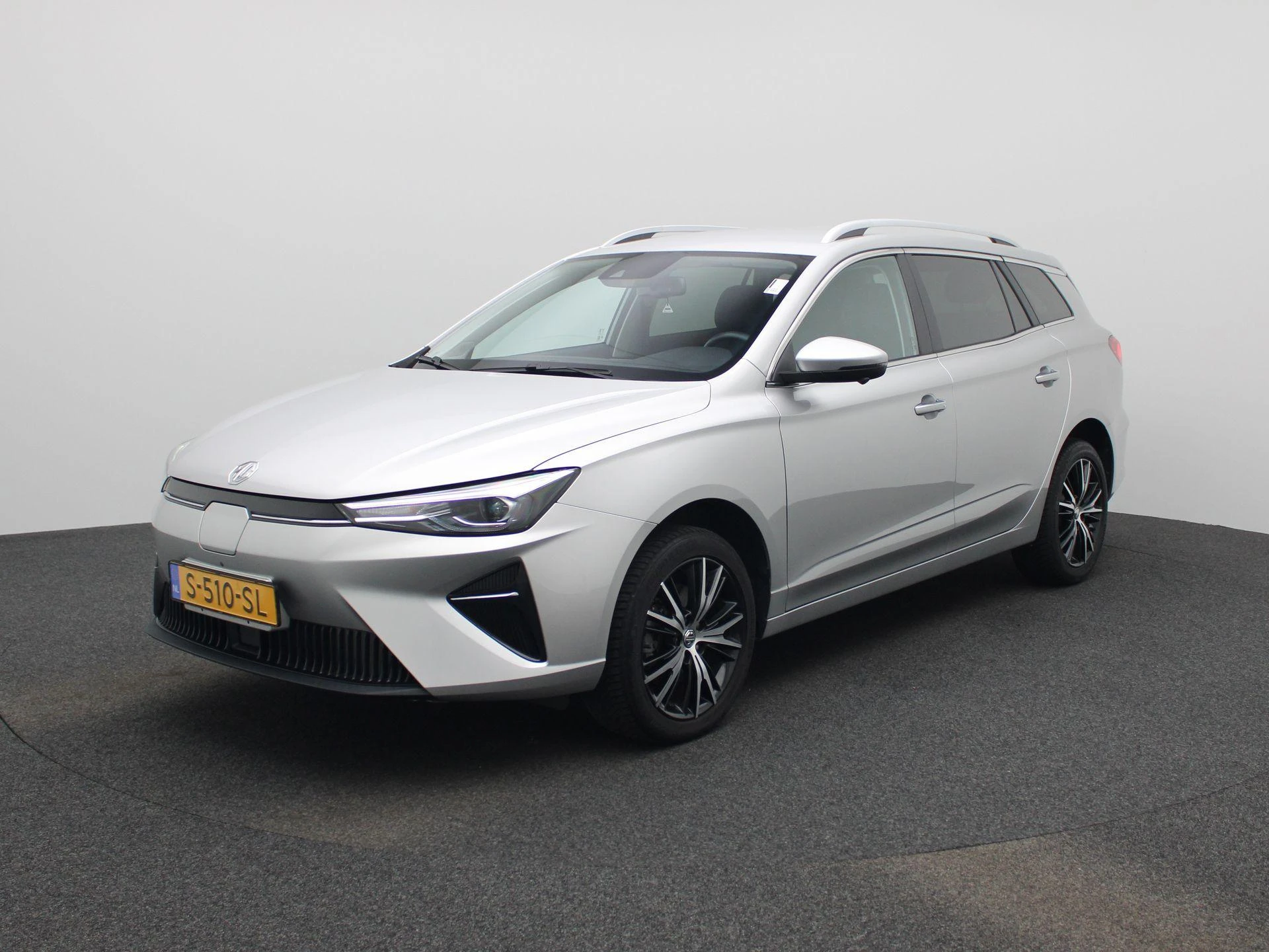 MG MG5 – autofoto 2