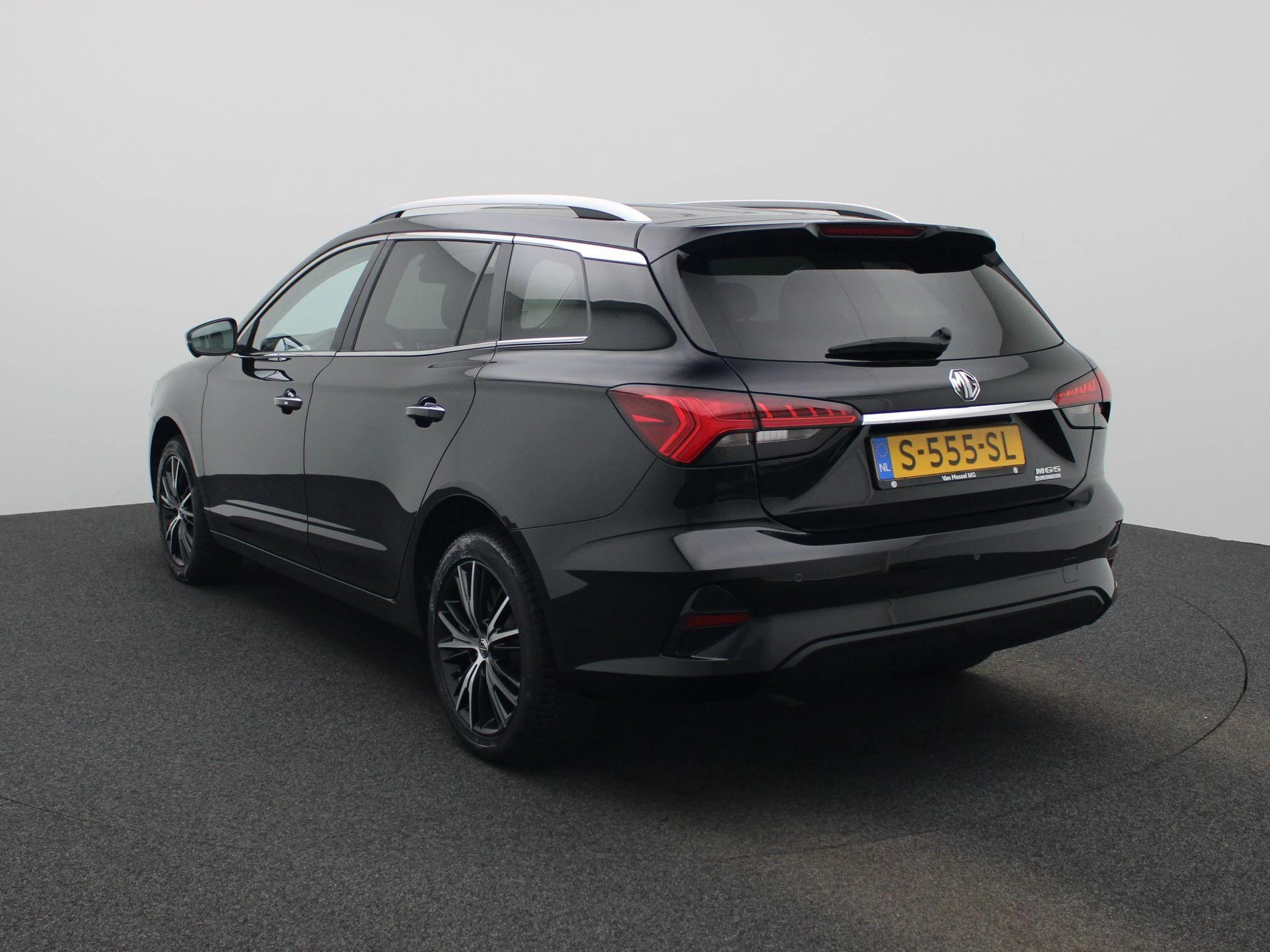 MG MG5 – autofoto 3