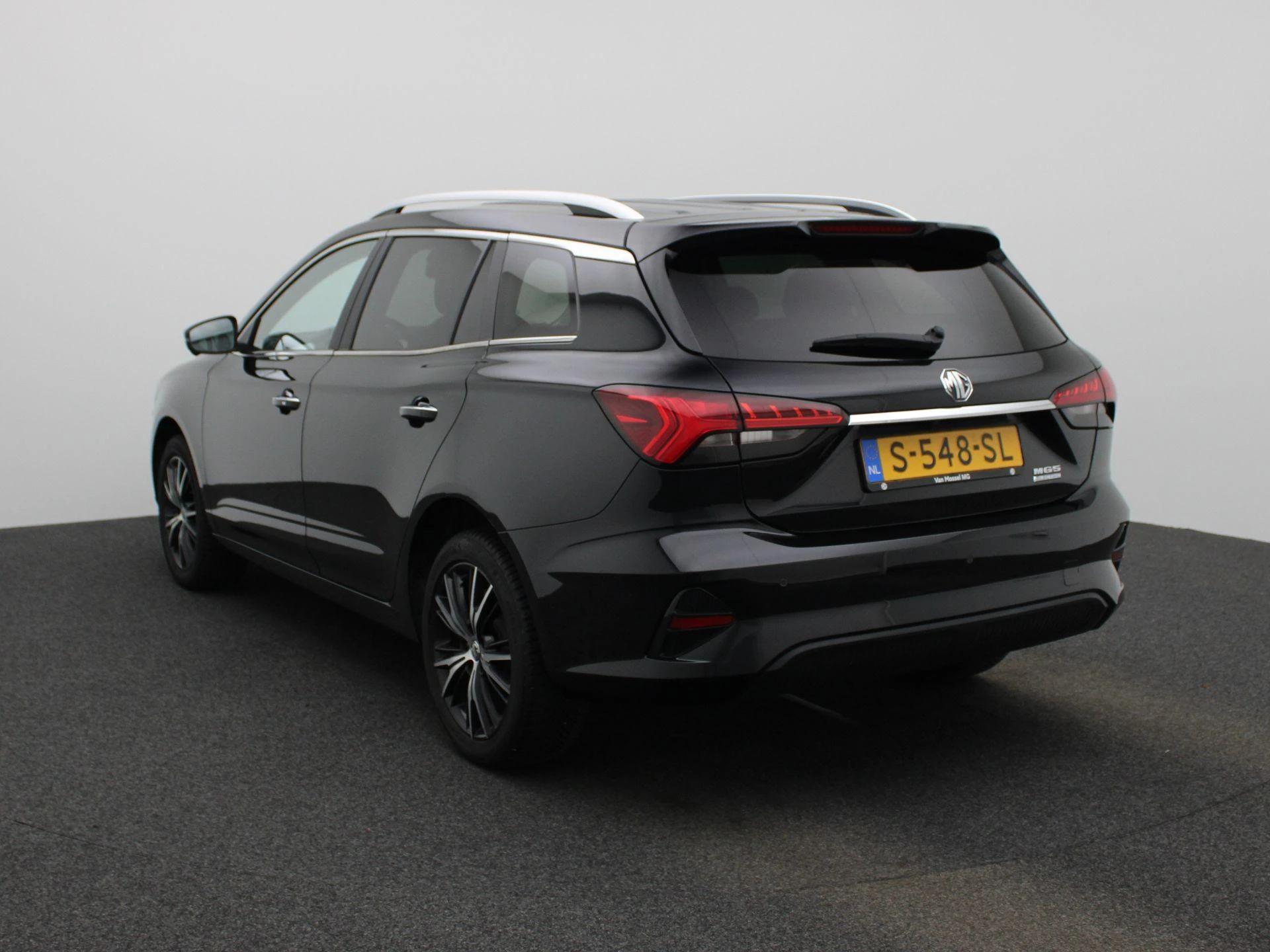 MG MG5 – autofoto 3