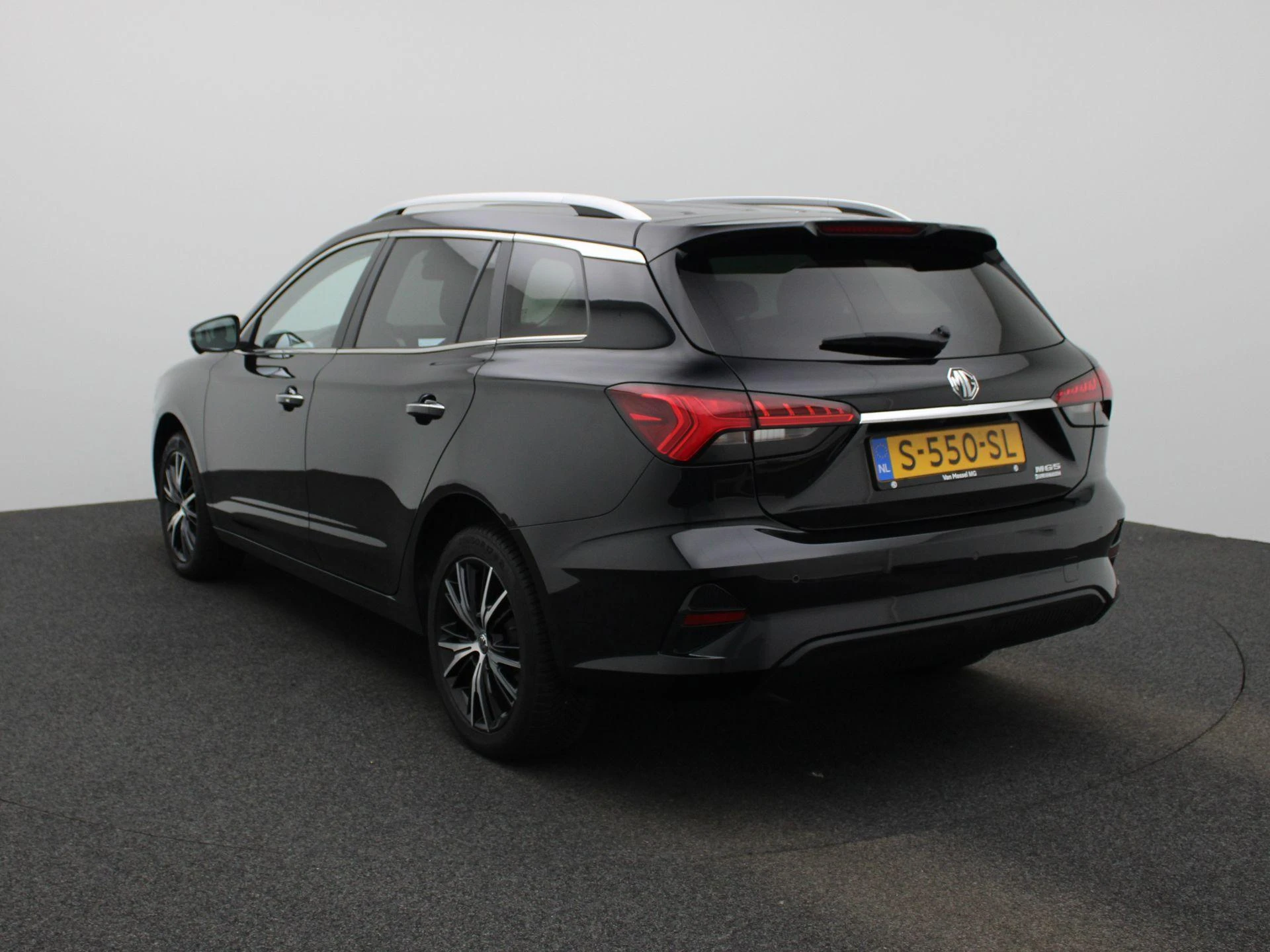 MG MG5 – autofoto 3
