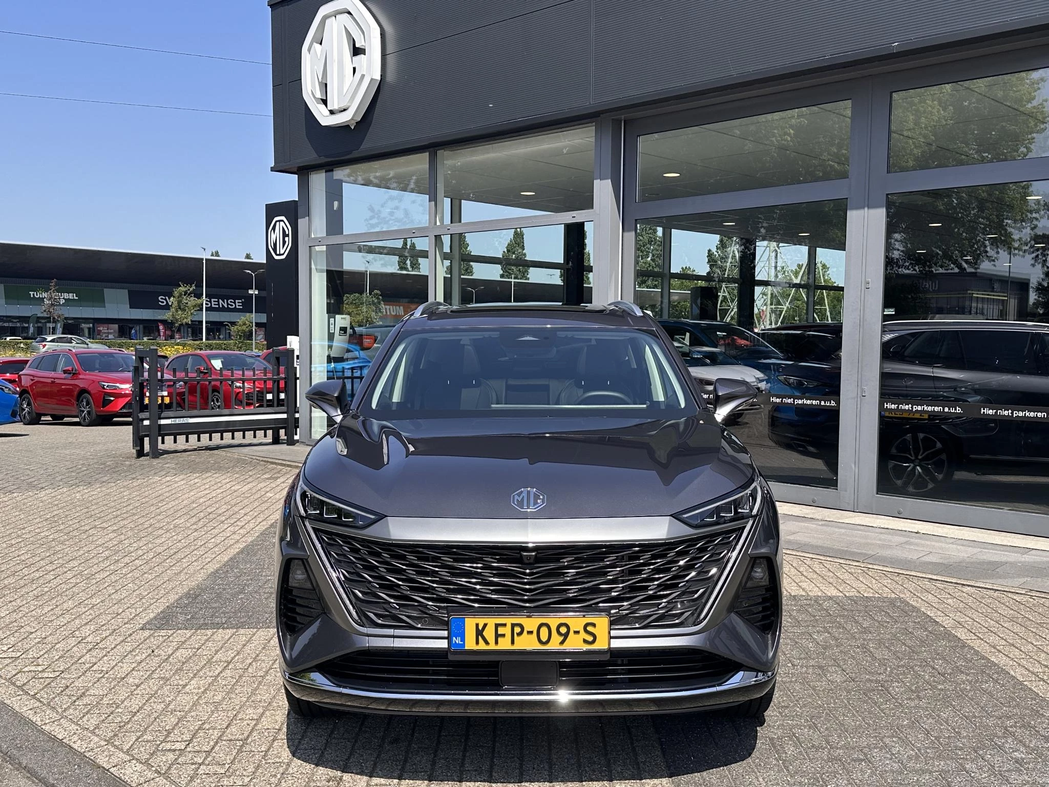 MG MGS9 – autofoto 4