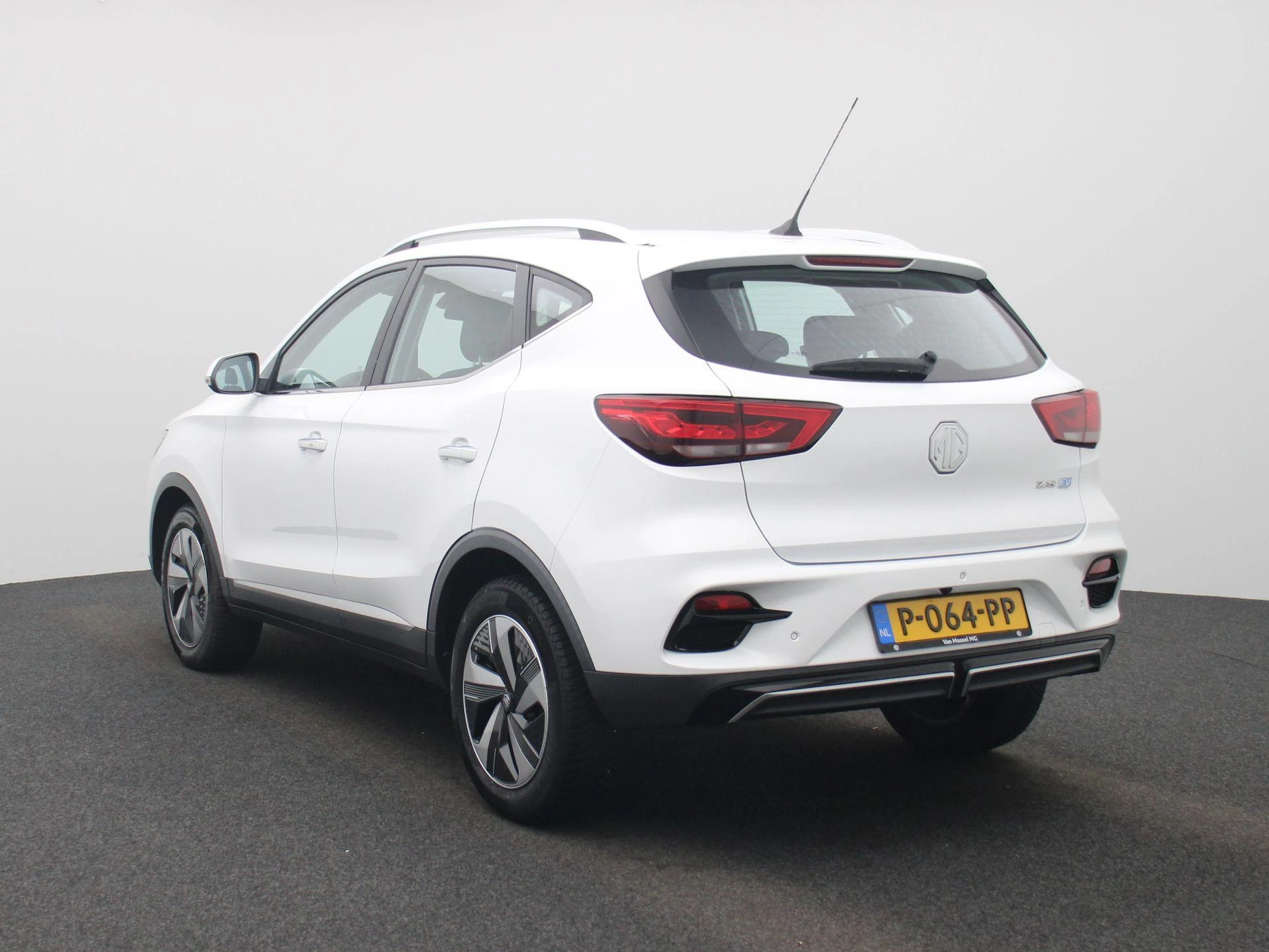 MG ZSEV – autofoto 3